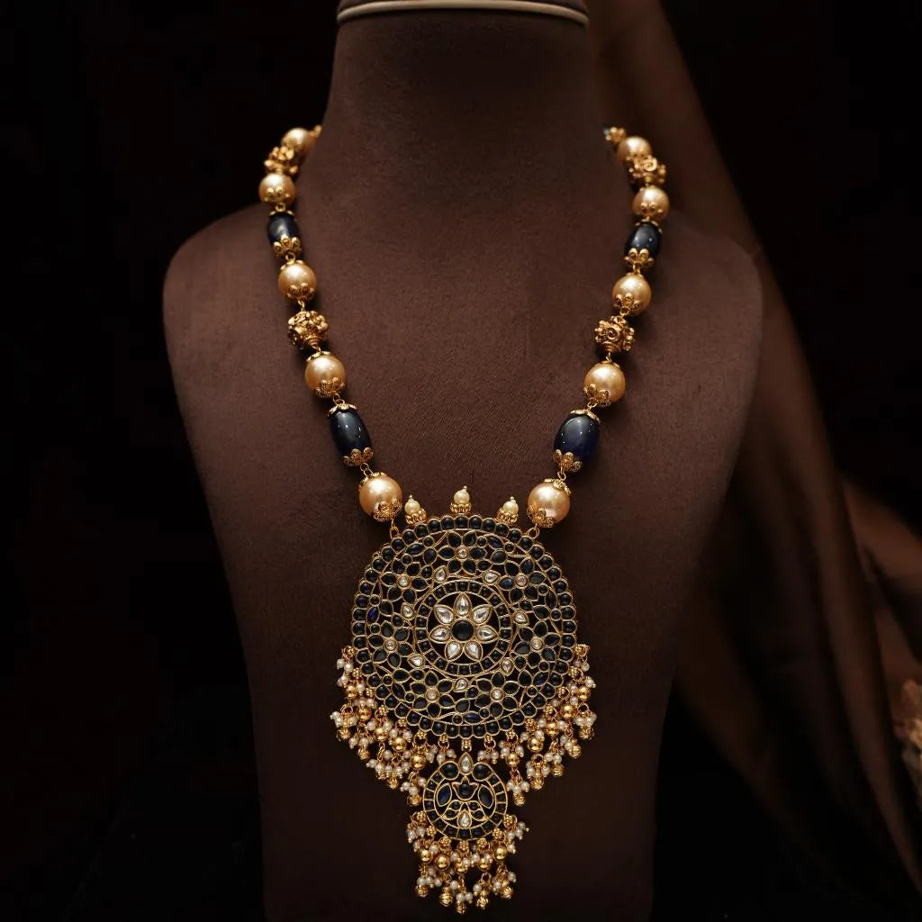 Jayisnu Antique Necklace