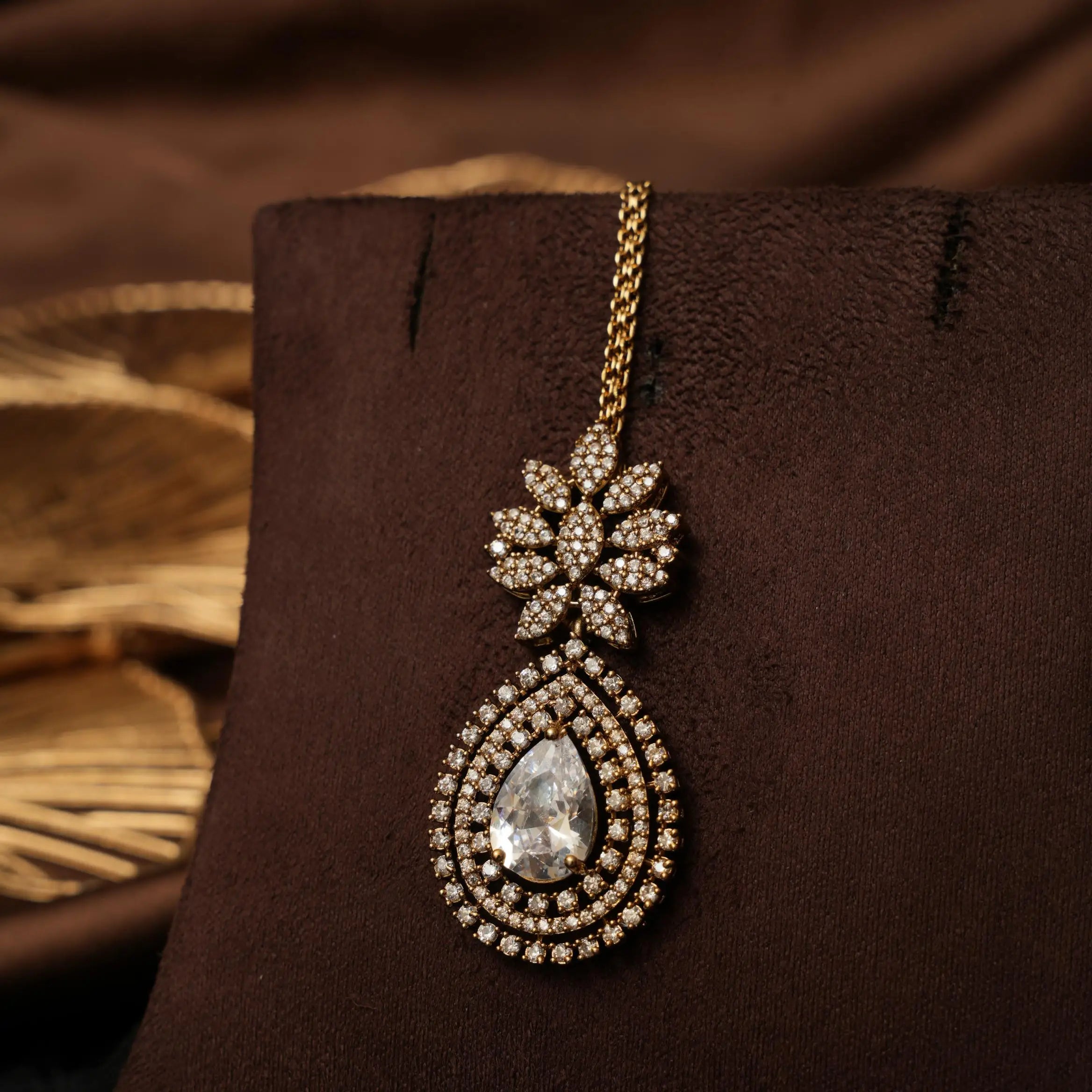 Jaynika Zircon Tikka - White