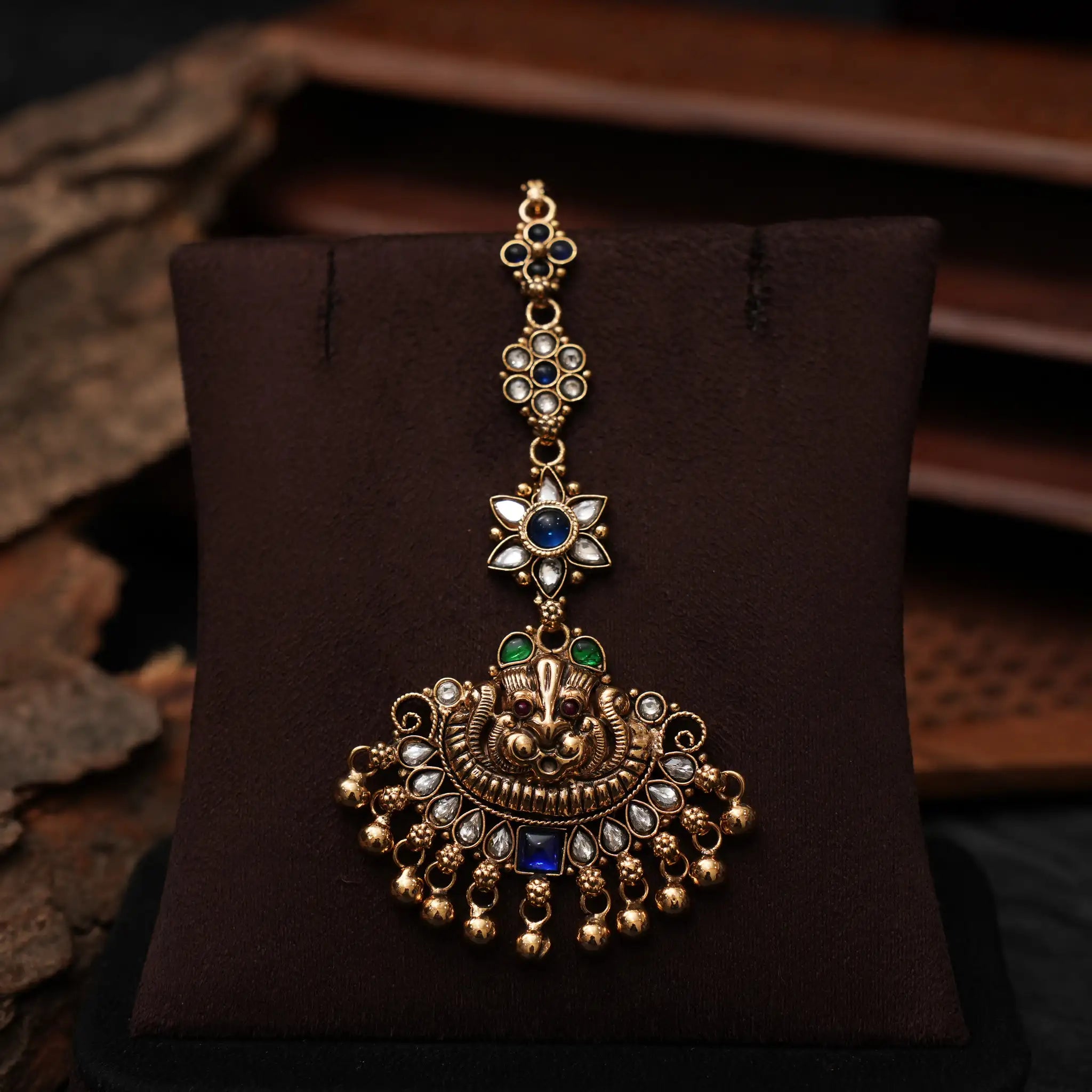 Jinuta Antique Nagas Tikka