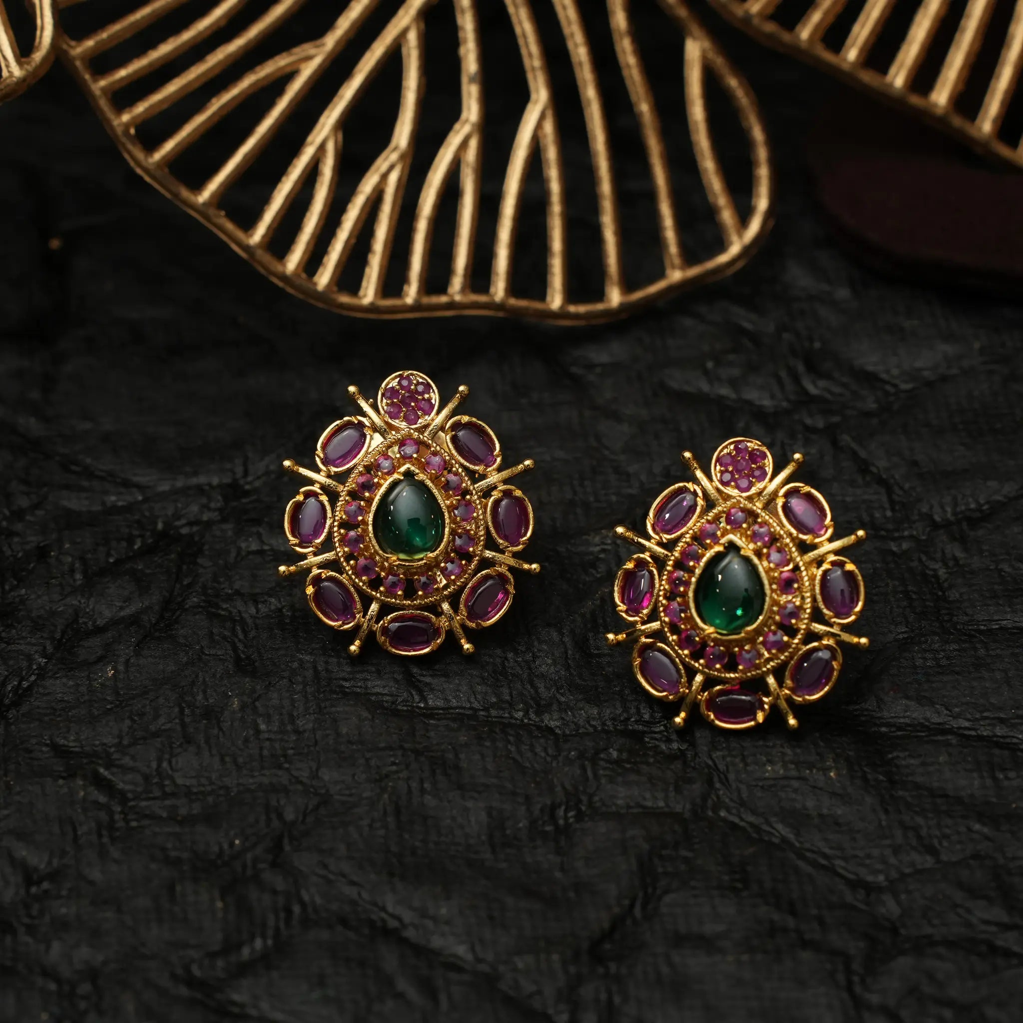 Joshua Antique Ear Stud - Red