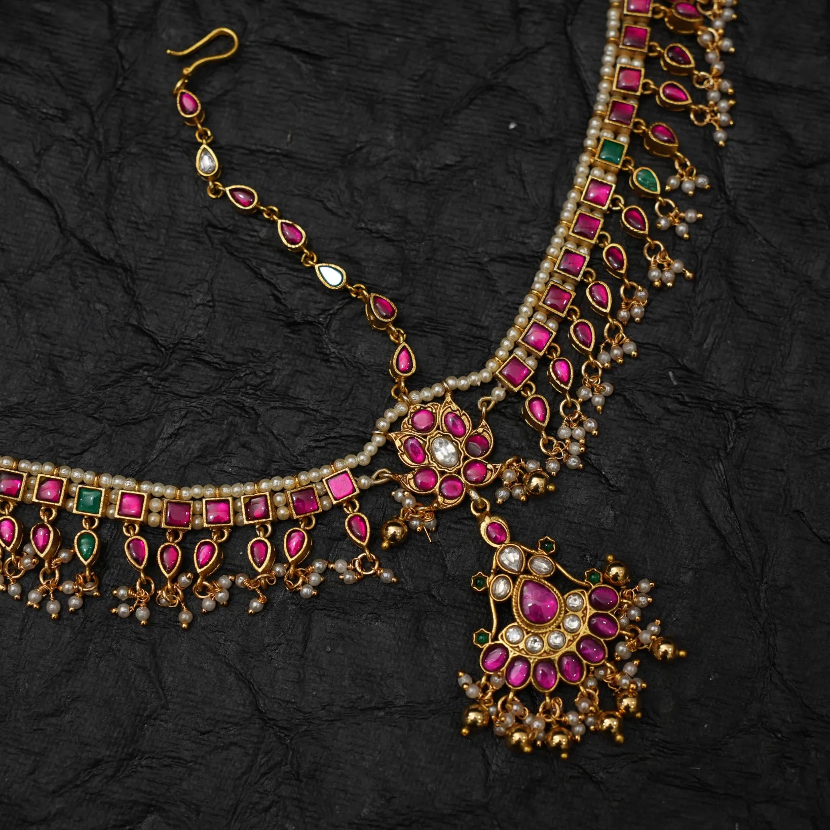 Kairi Polki Maang Tikka - Red & Green