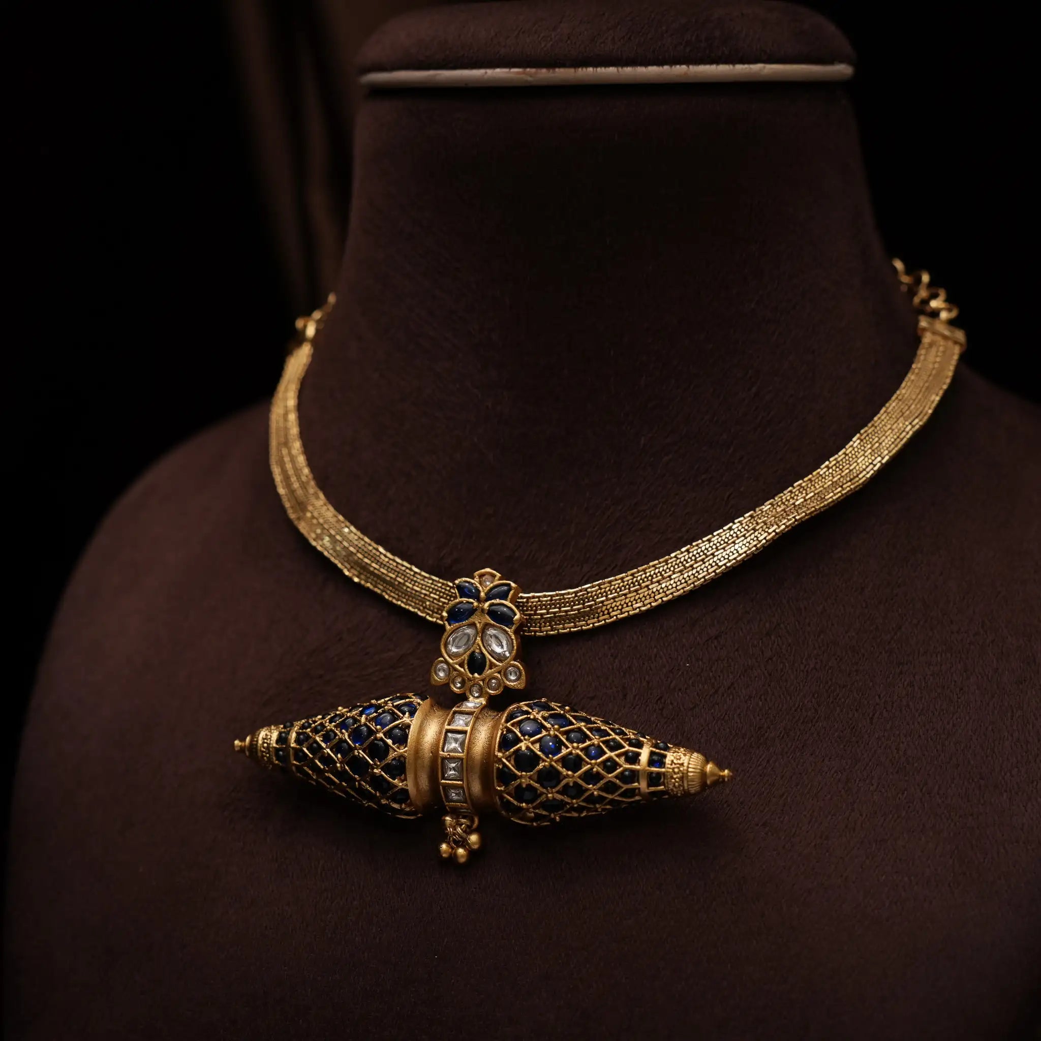 Kaviya Antique Necklace - Blue & White