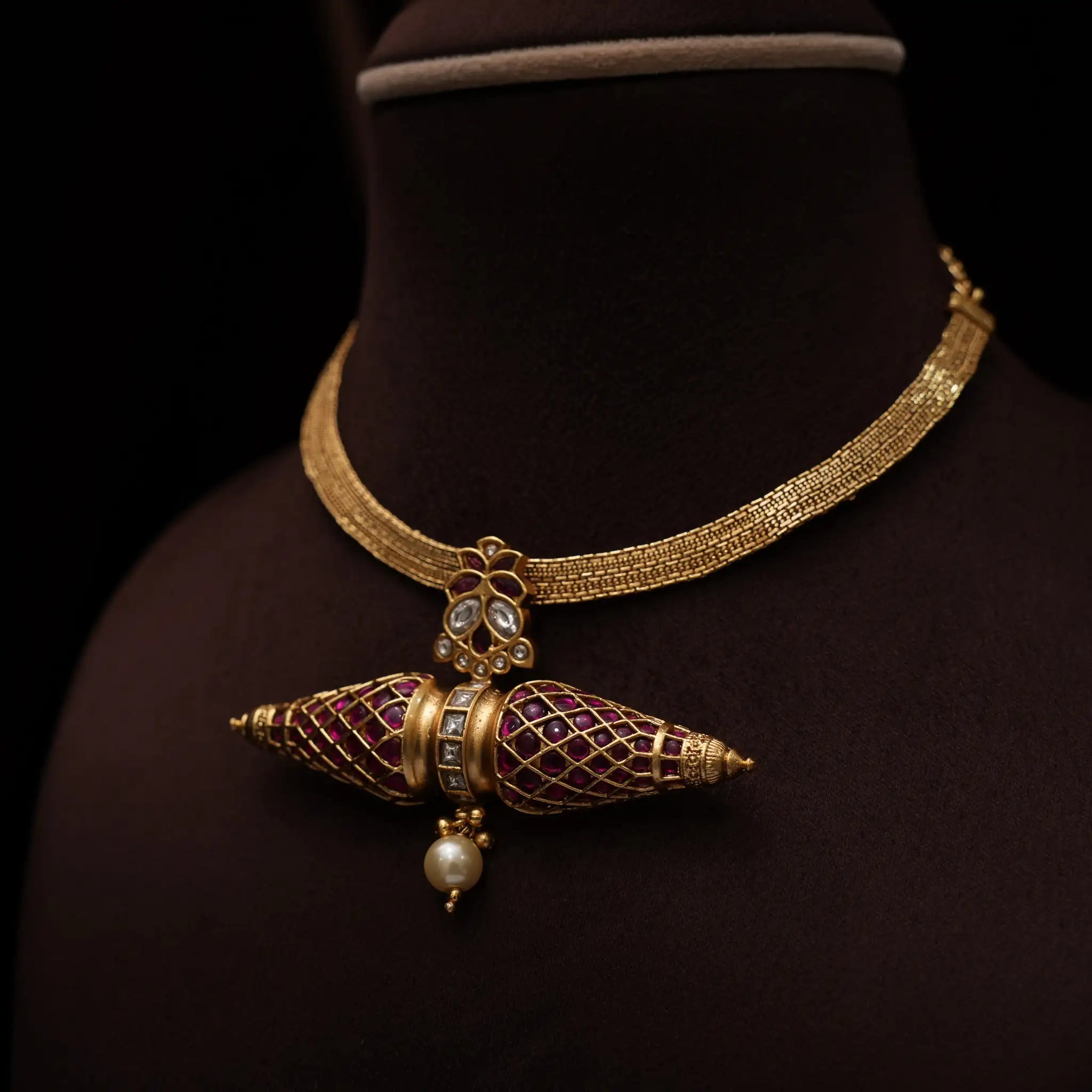 Kaviya Antique Necklace - Red & White