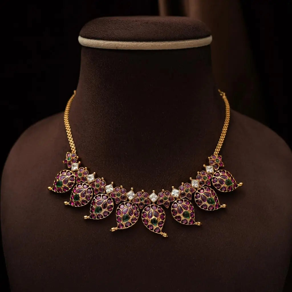 Ketaki Antique Mango Neckace - Red & White