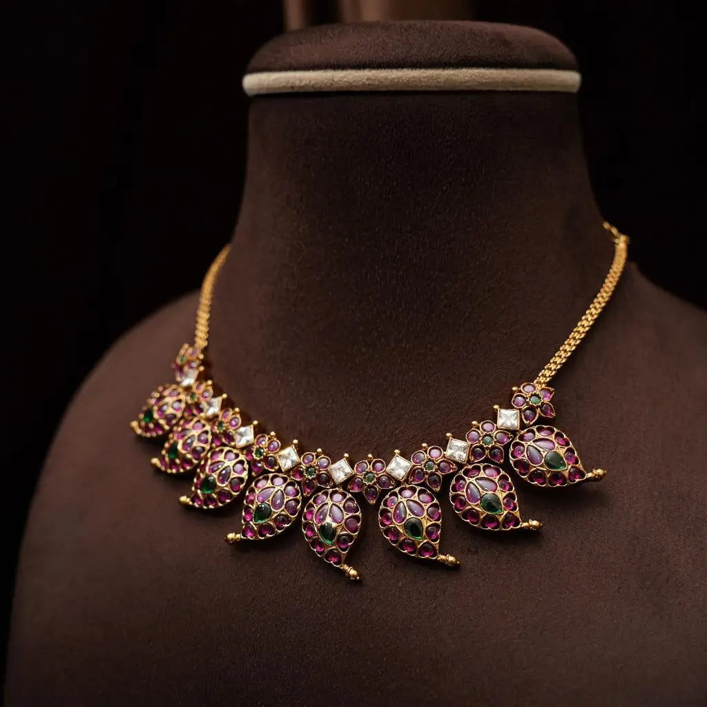 Ketaki Antique Mango Neckace - Red & White