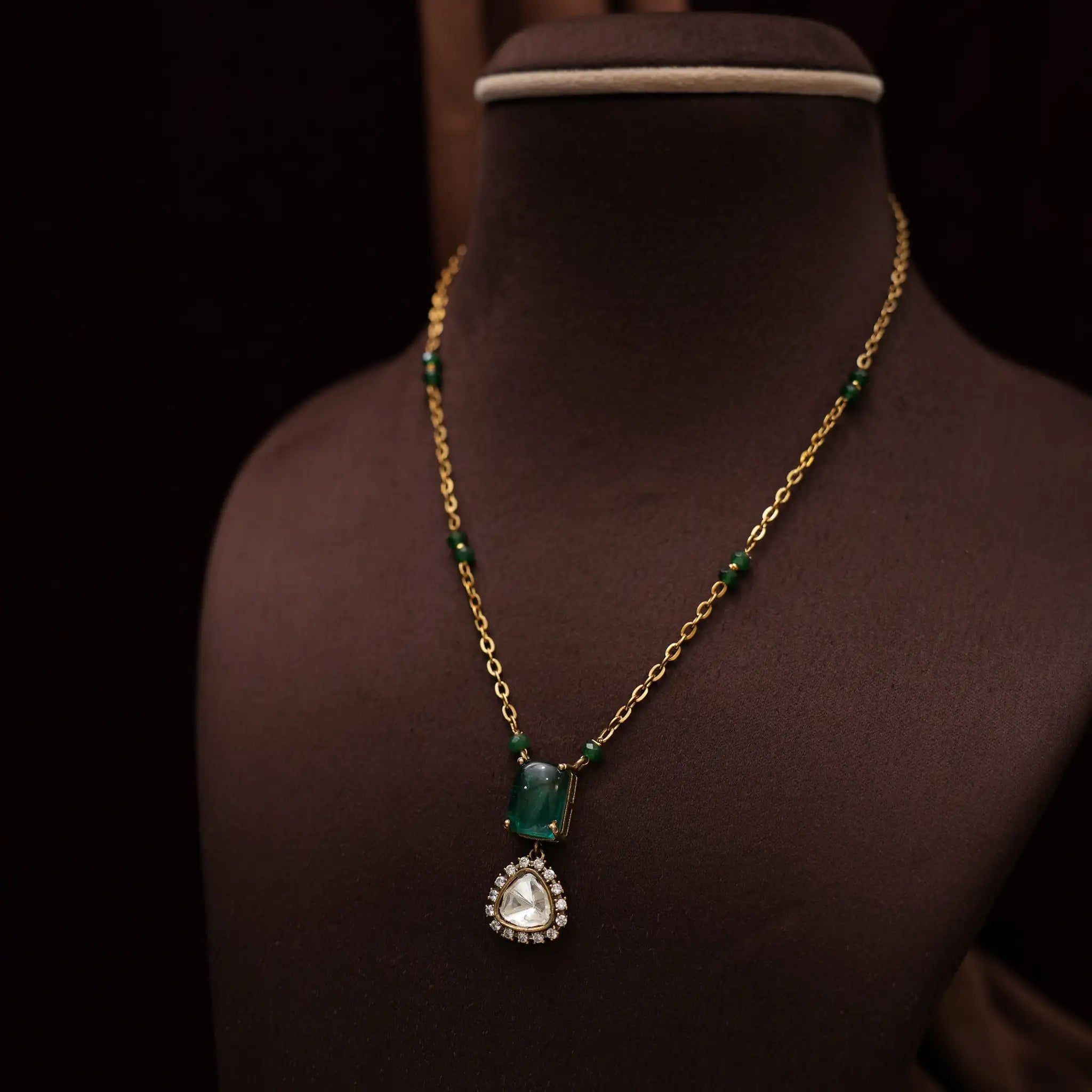 Kritay Victorian Minimal Necklace - Emerald Green