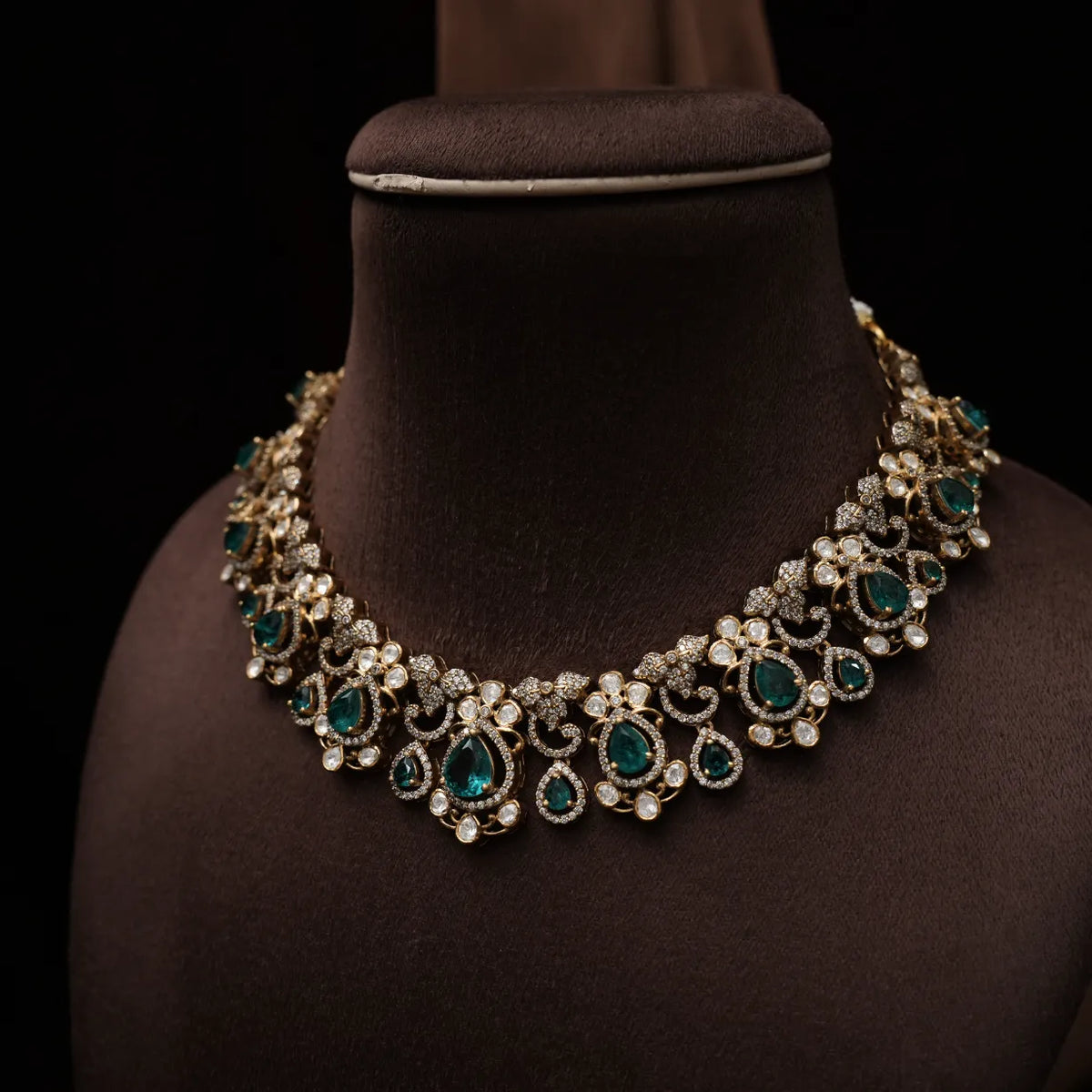 Krivika Silver Moissanite Choker