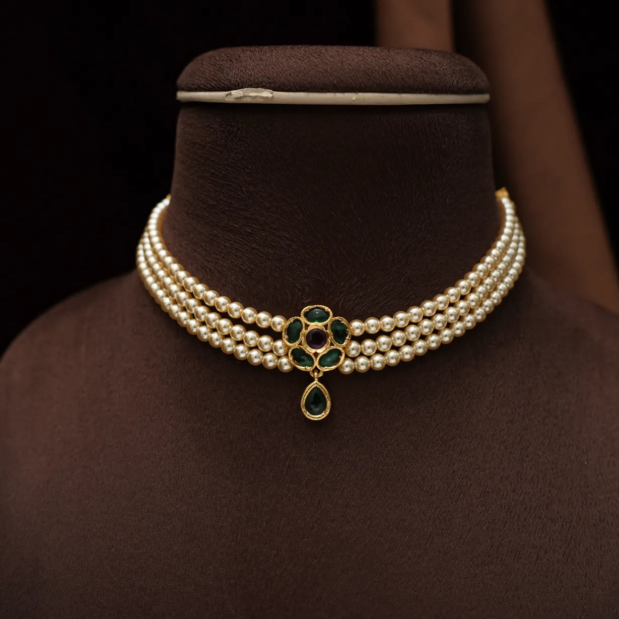 Kshirja Pearl Choker - Red & Green