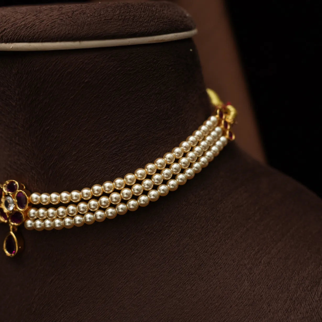 Kshirja Pearl Choker - Red