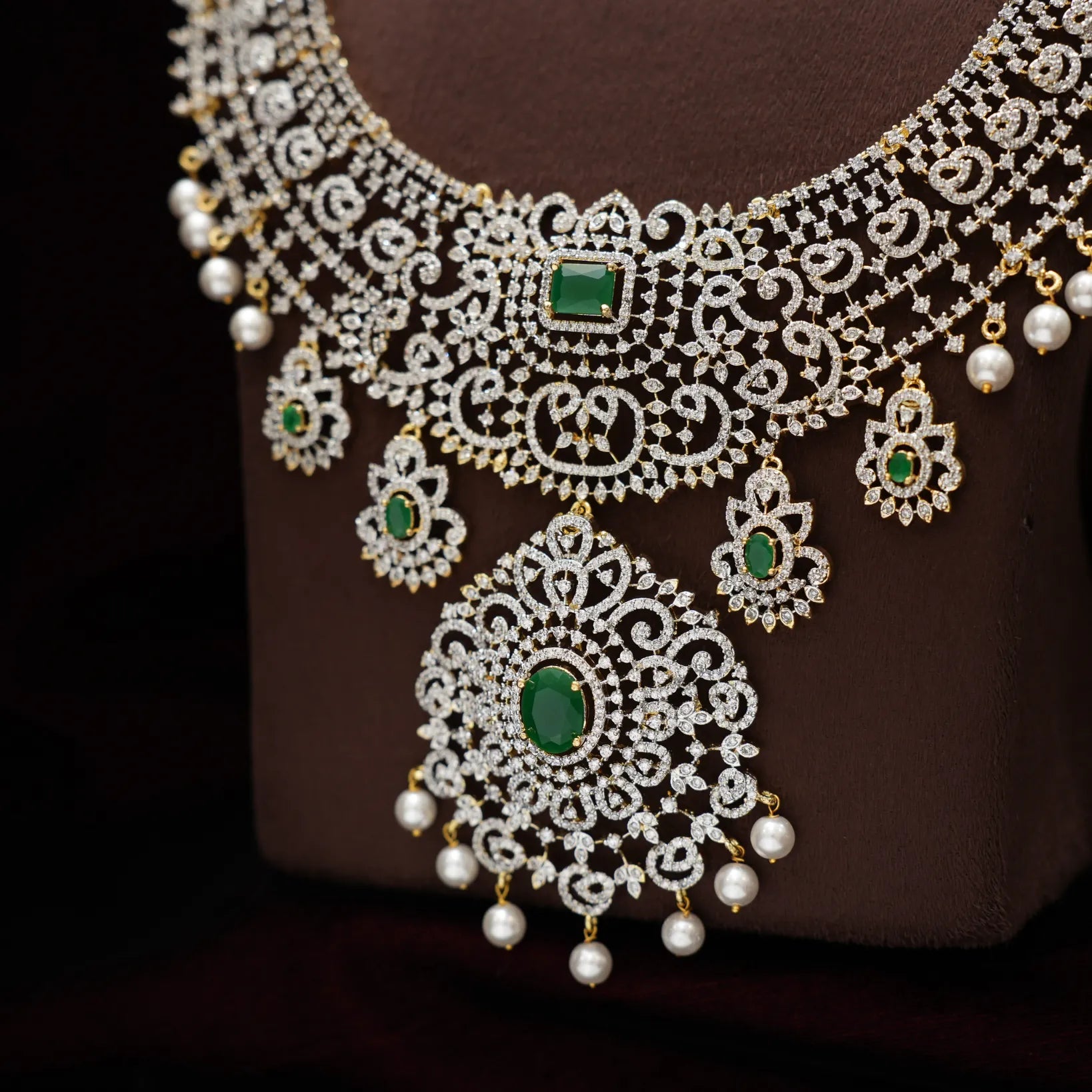 Laghima Zircon Necklace Set