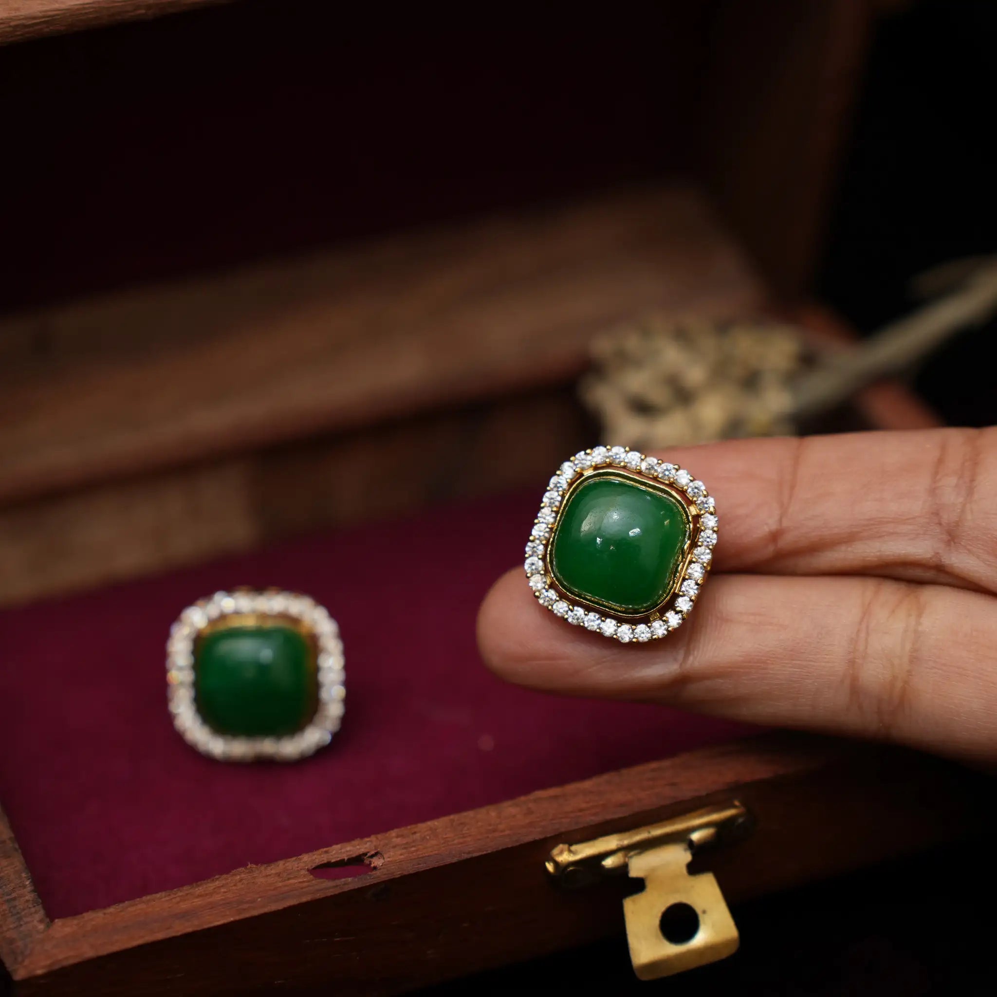 Lata Zircon Ear Stud - Emerald Green
