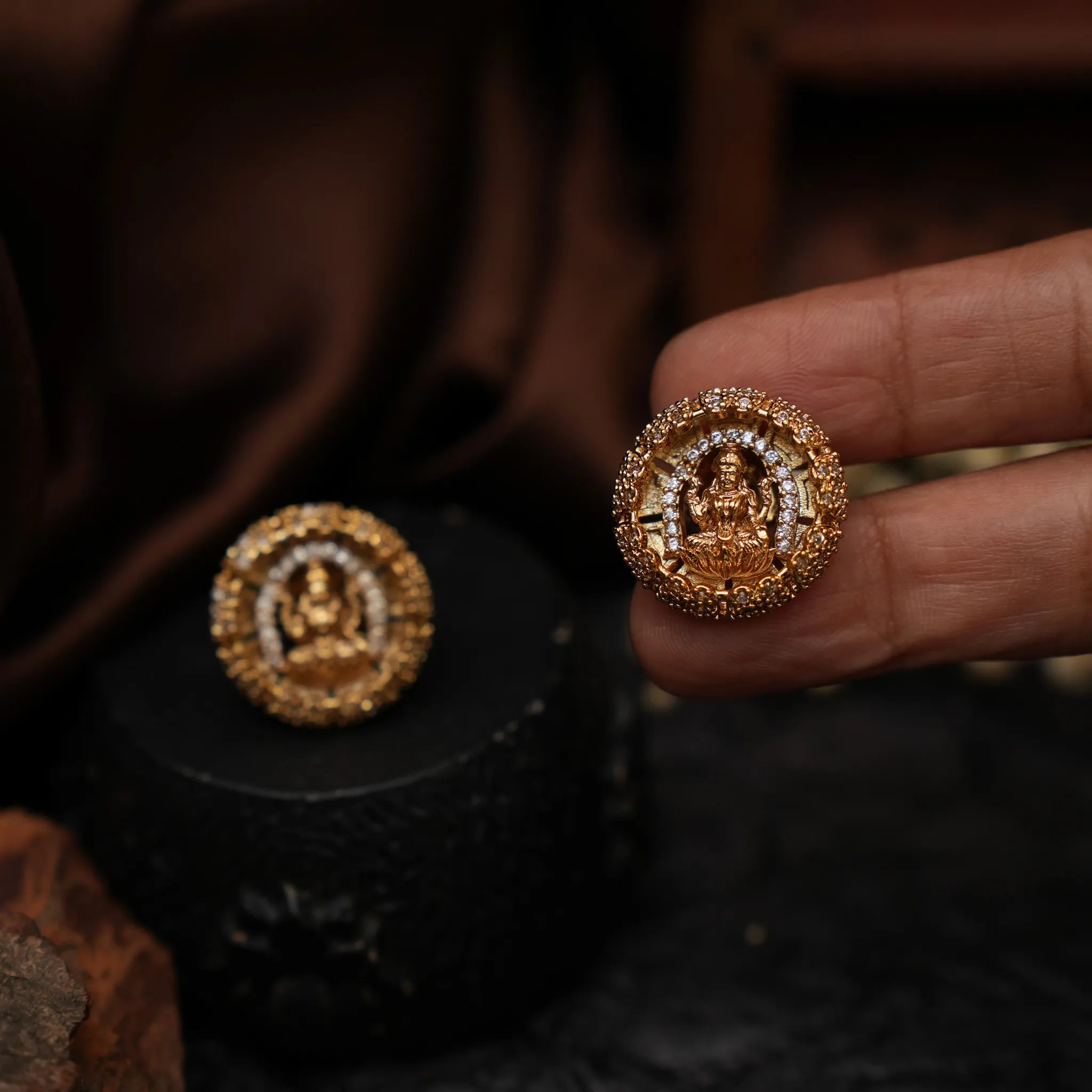 Lavenia Antique Ear Stud - White