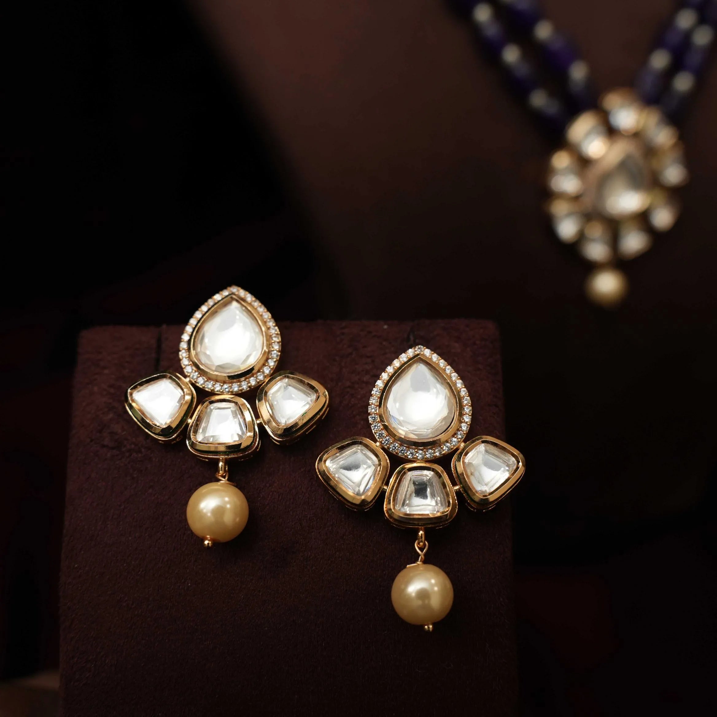 Magizhi Beaded Kundan Necklace