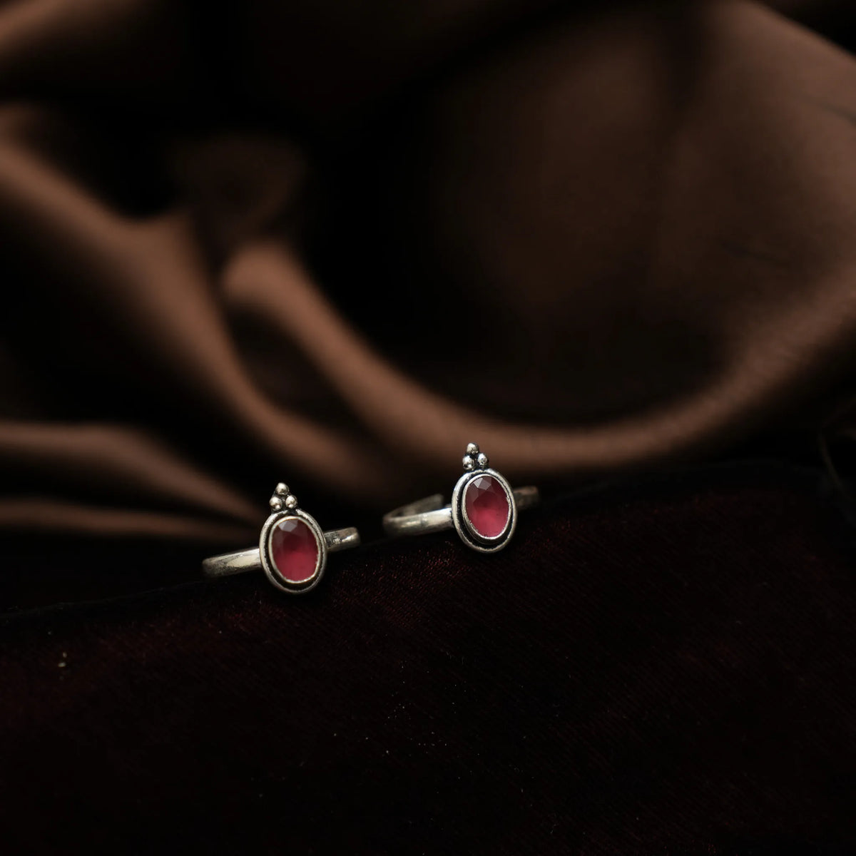 Malavika Silver Toe Ring - Red