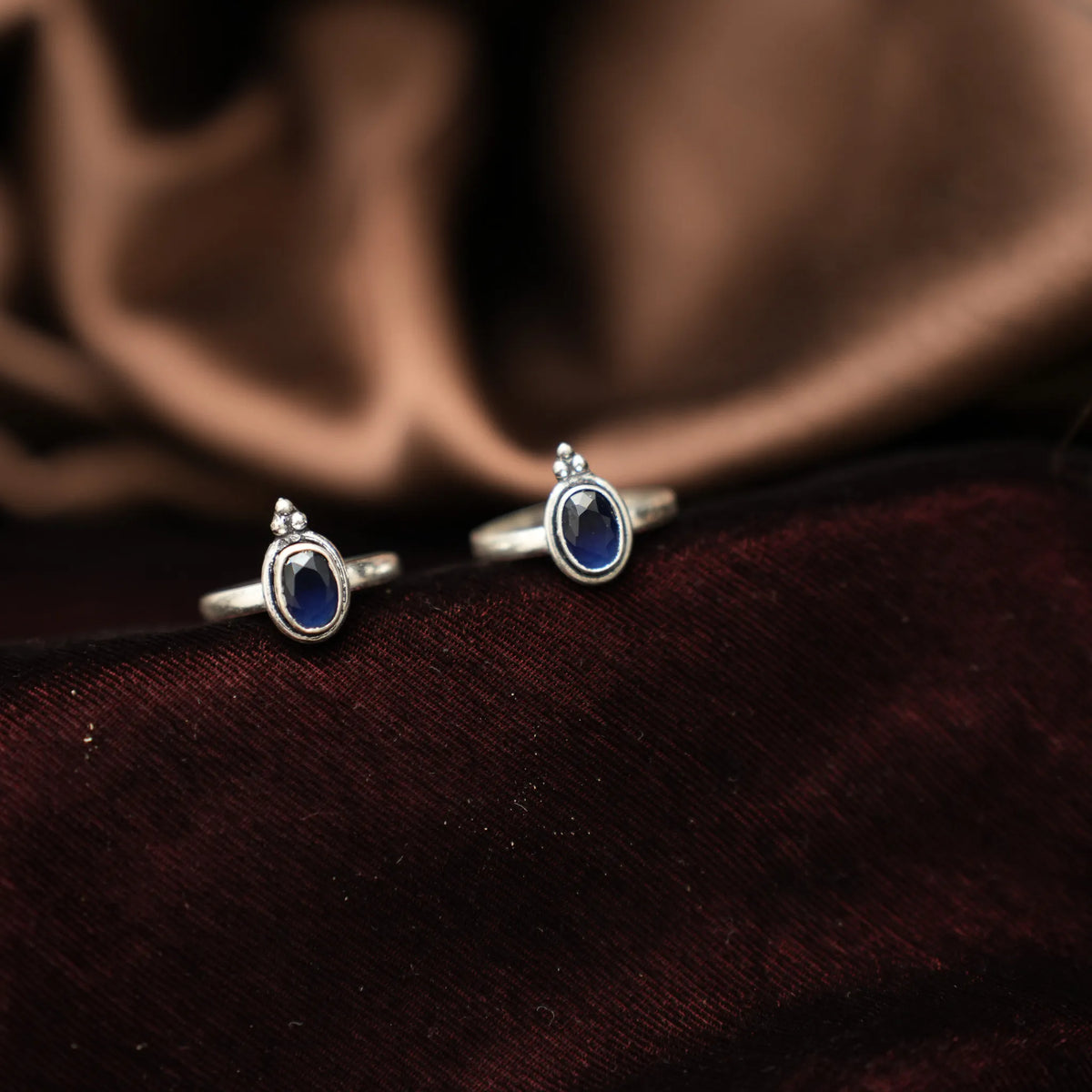 Malavika Silver Toe Ring - Blue