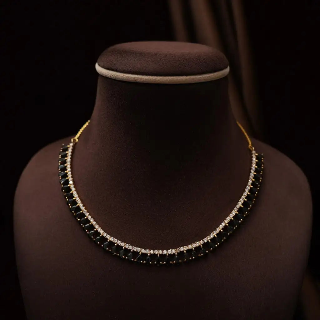 Mandira Zircon Black Necklace
