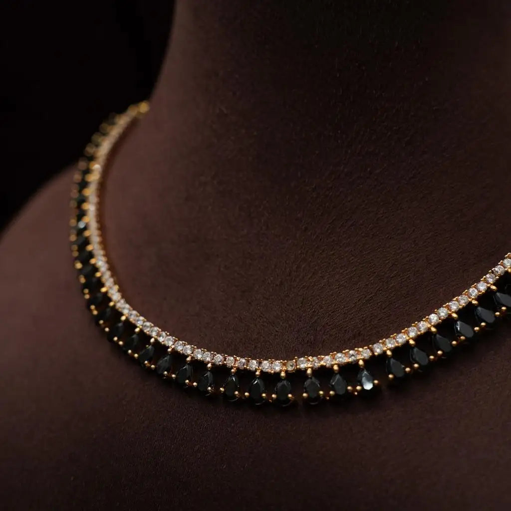 Mandira Zircon Black Necklace
