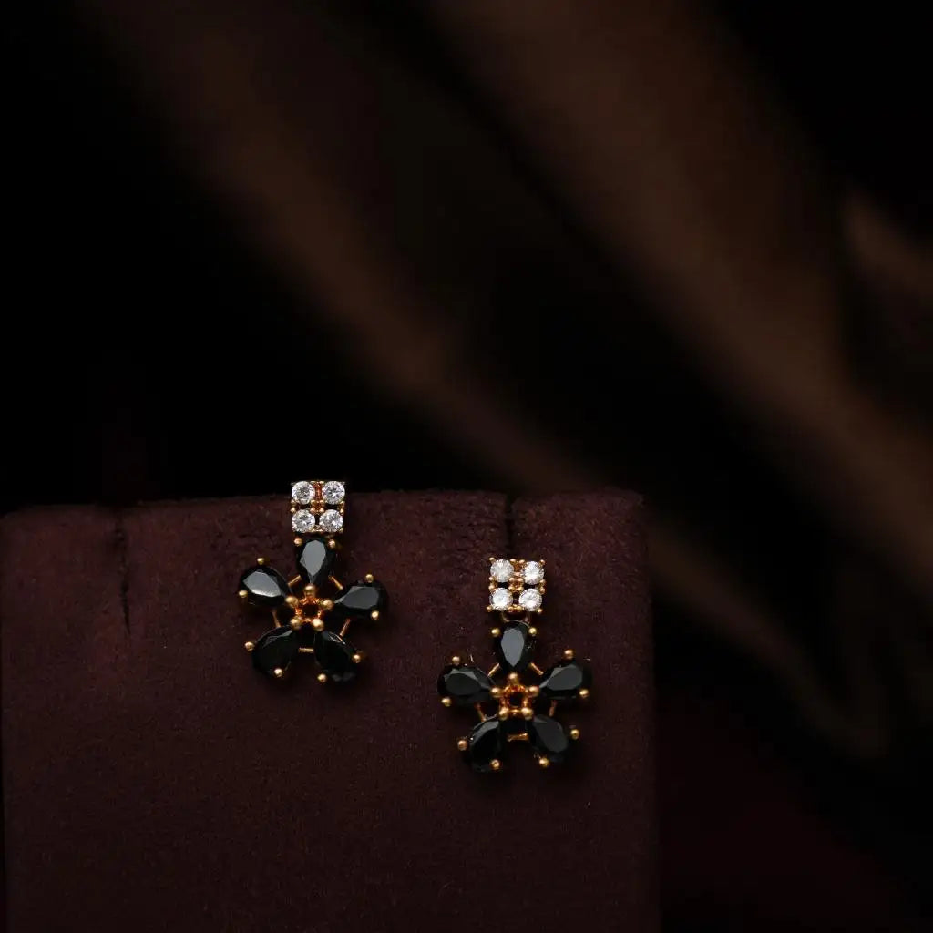 Mandira Zircon Black Necklace