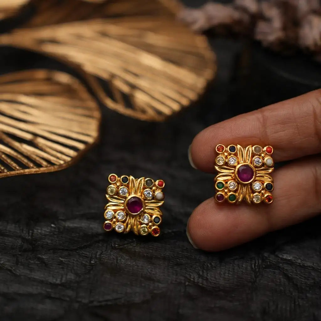 Manita Silver Ear Stud