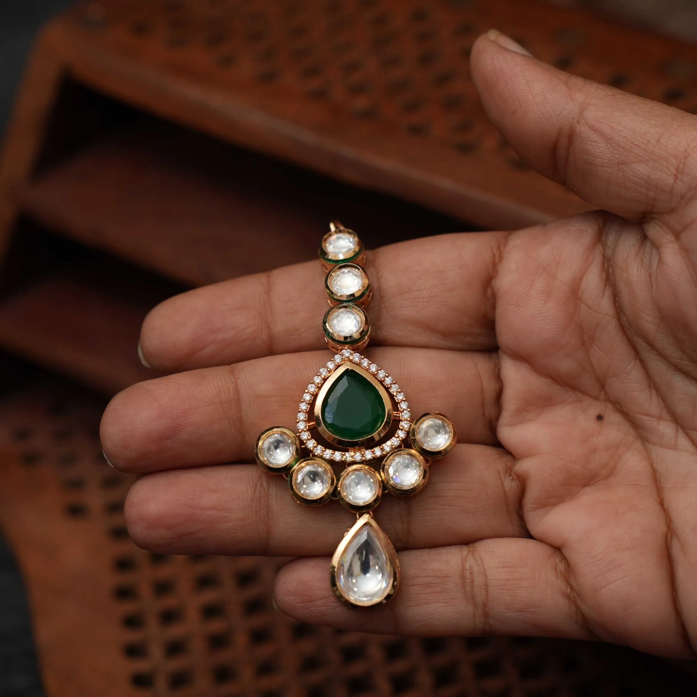 Meera Kundan Tikka - Green