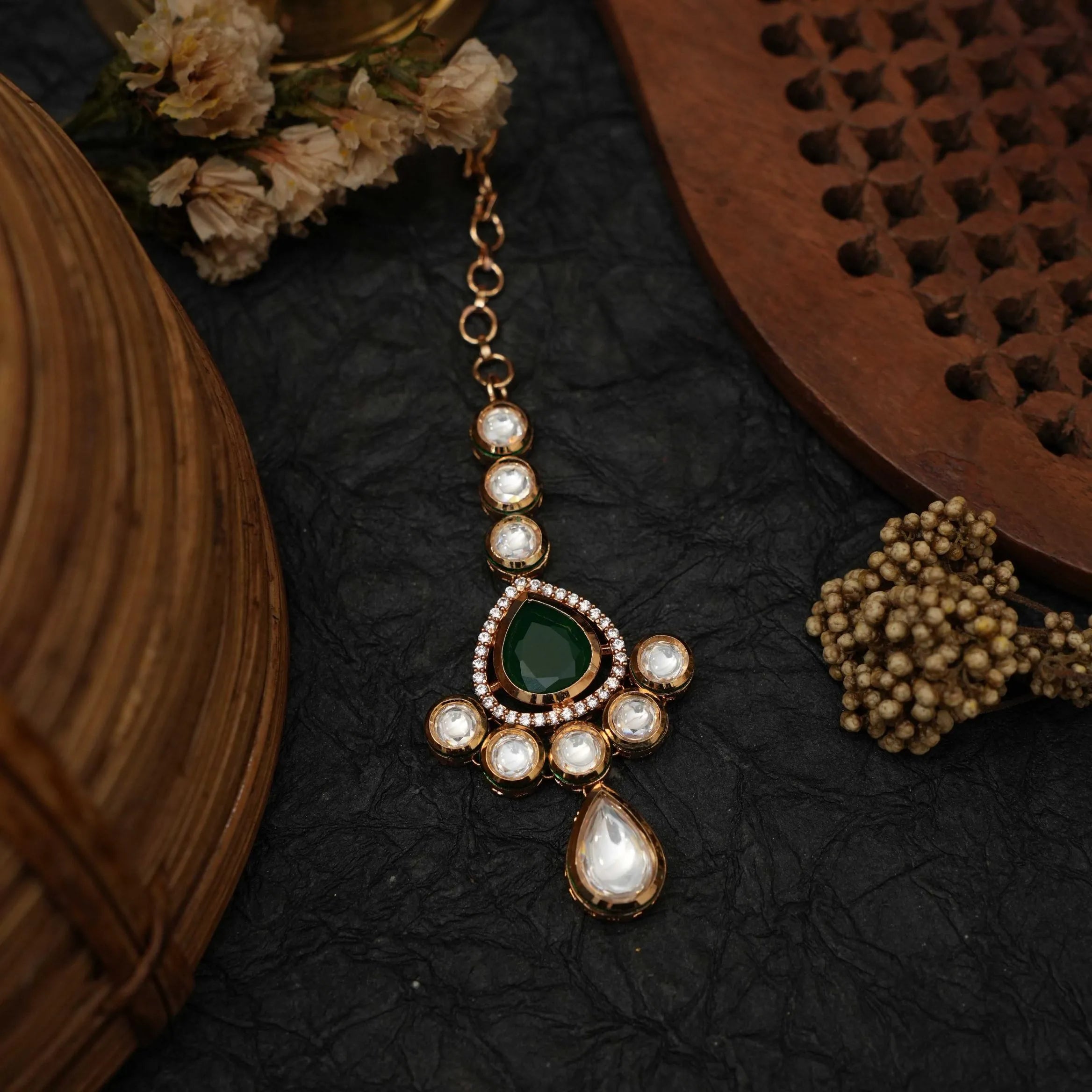 Meera Kundan Tikka - Green