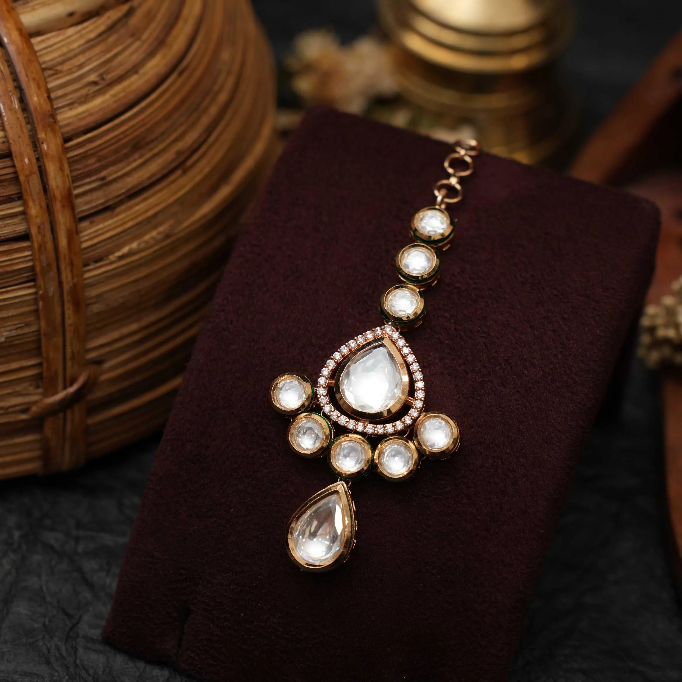 Meera Kundan Tikka - White
