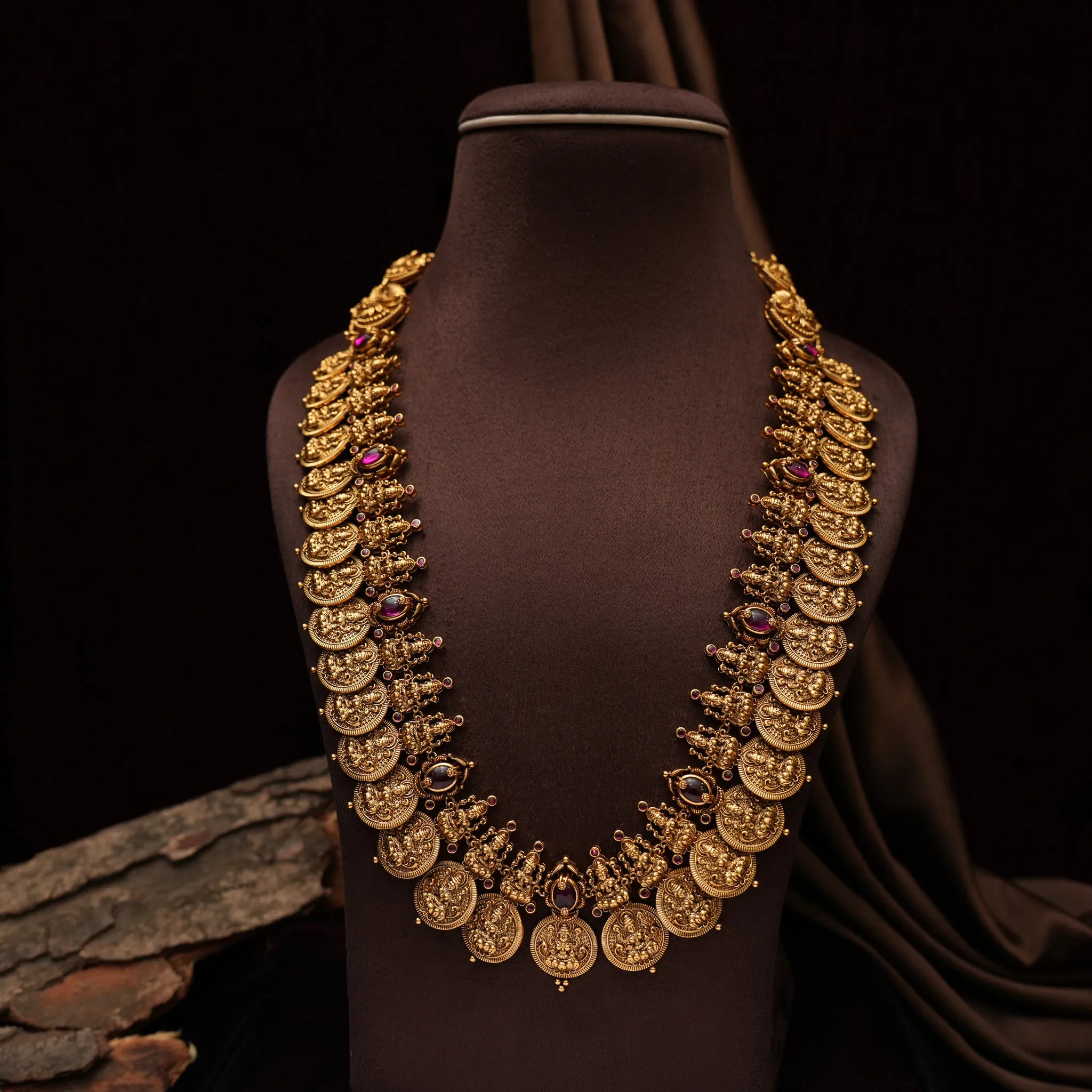 Mila Antique Necklace - Red