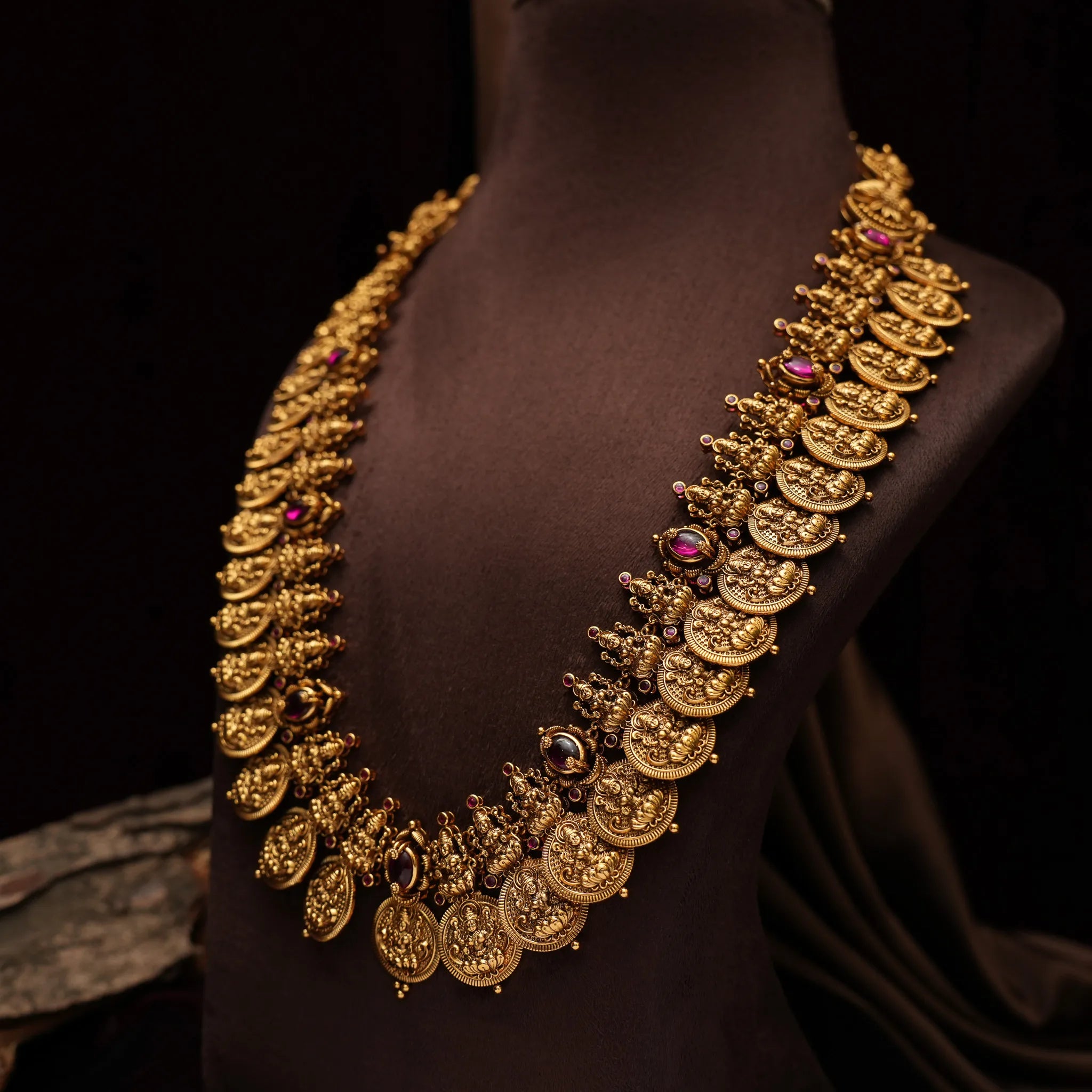 Mila Antique Necklace - Red