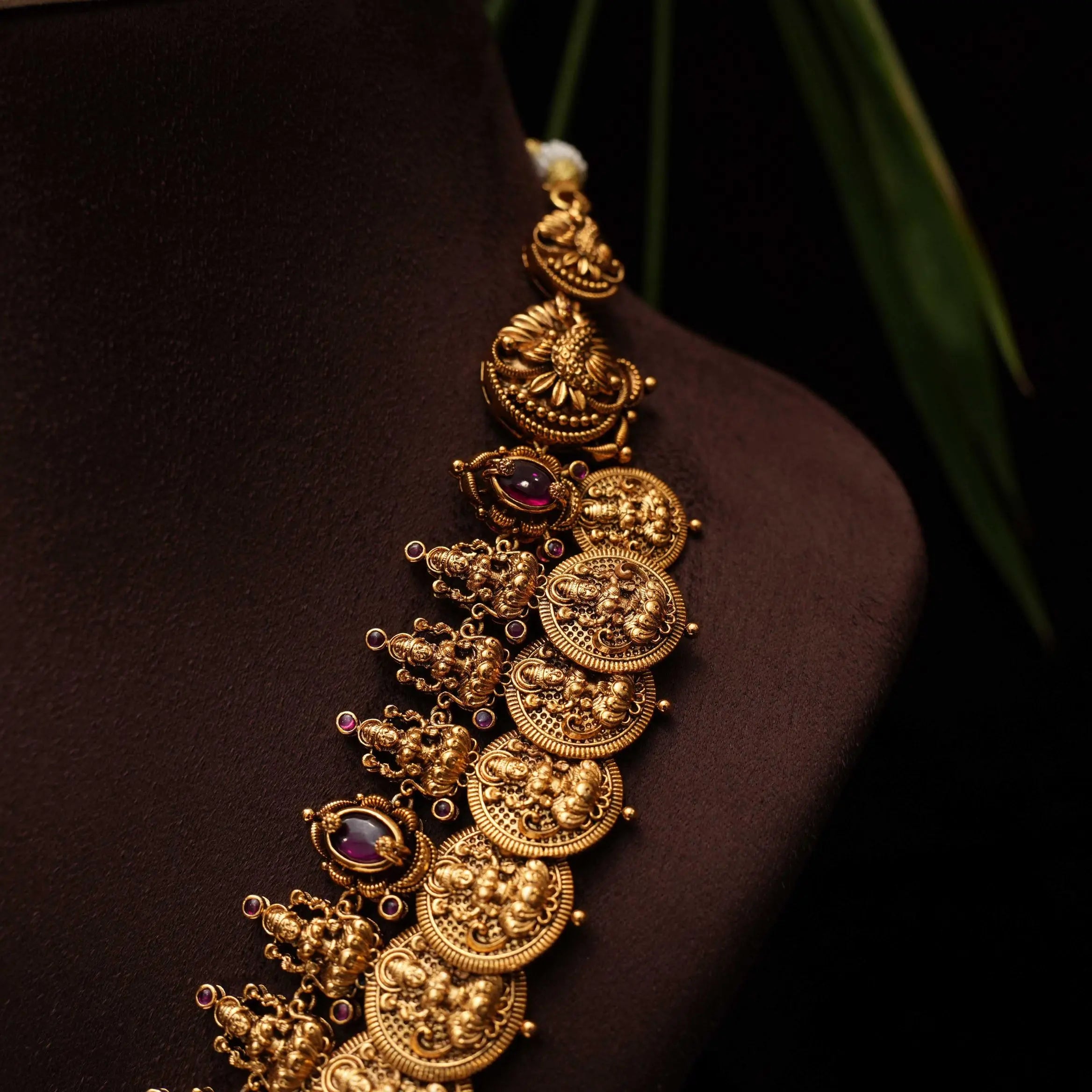 Mila Antique Necklace - Red