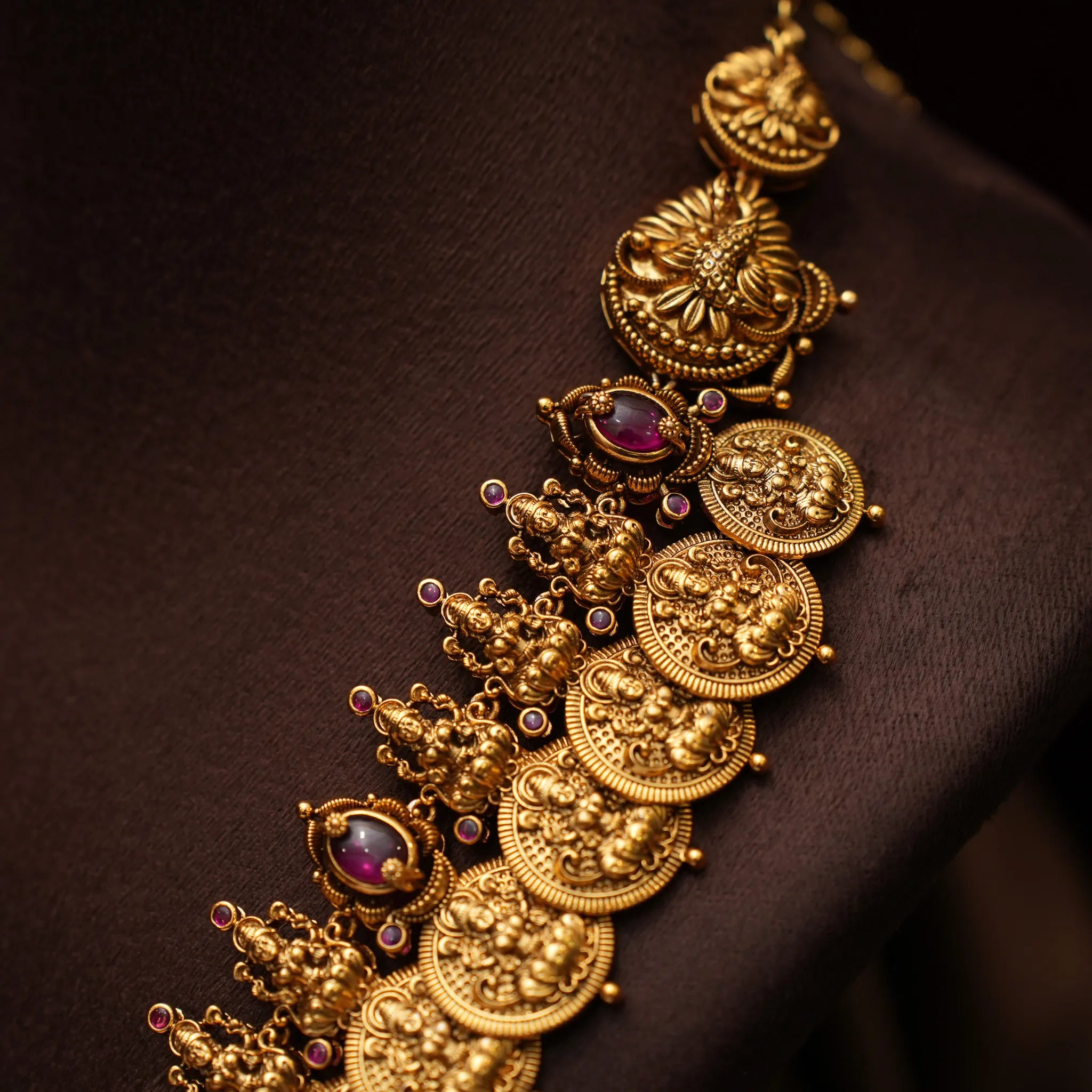 Mila Antique Necklace - Red