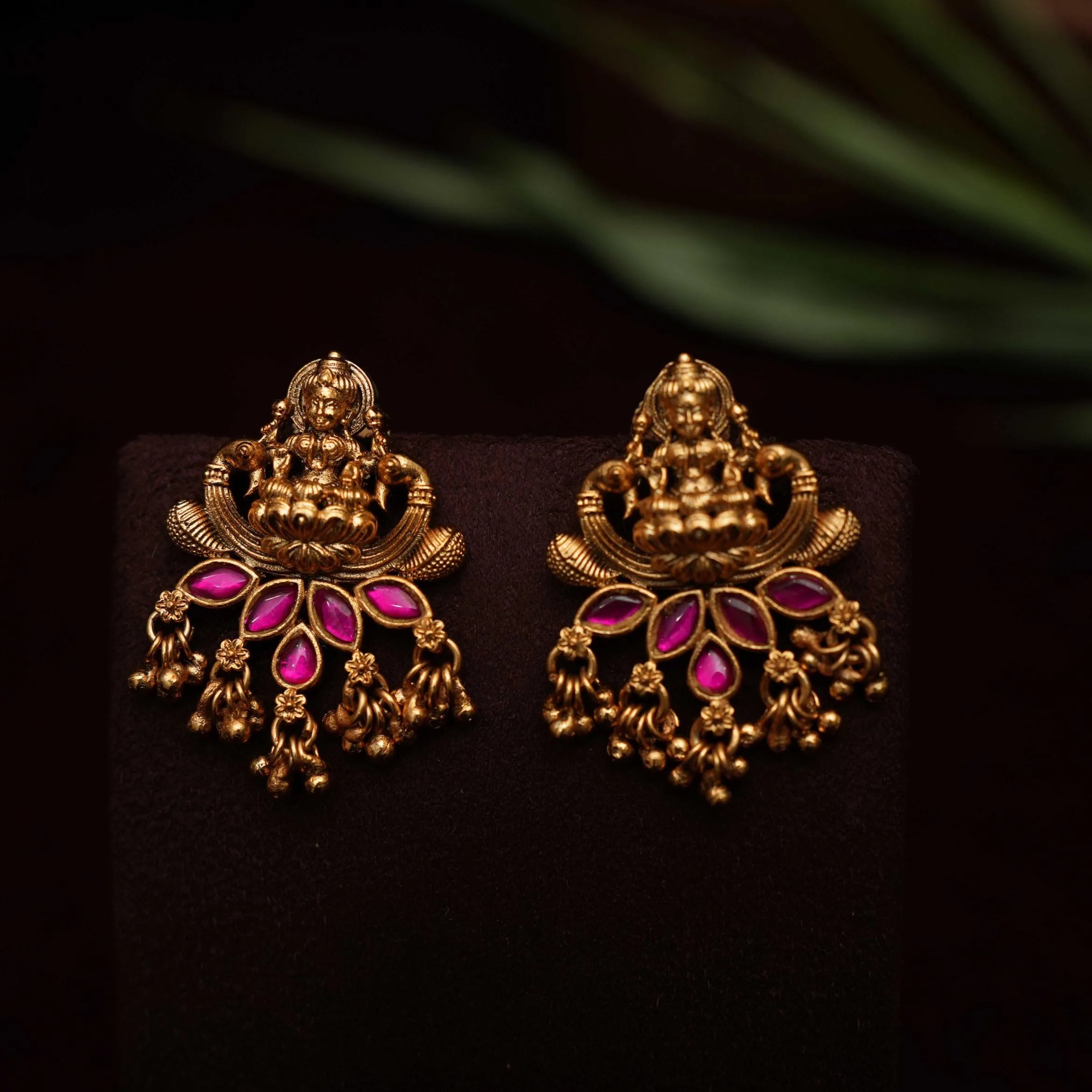 Mohana Antique Ear Stud - Reddish Pink