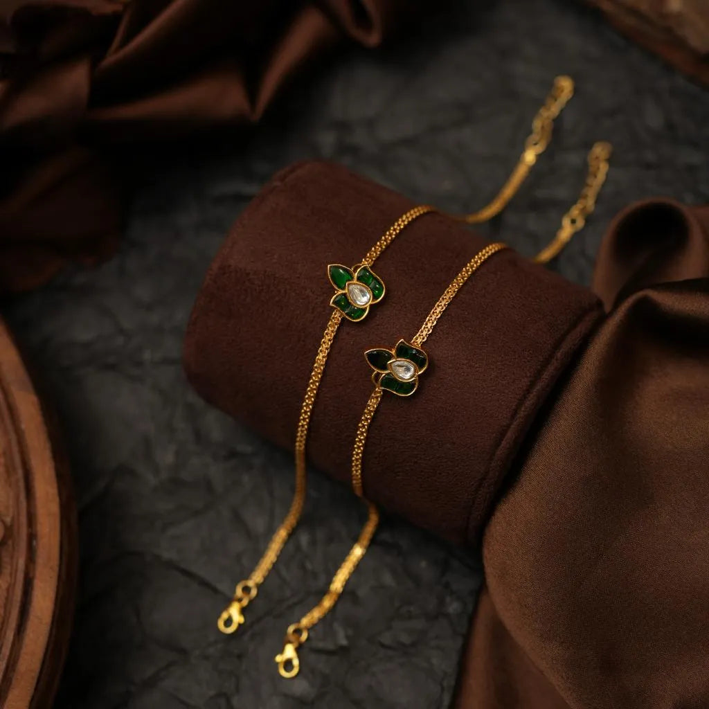 Mrdvi Silver Anklets