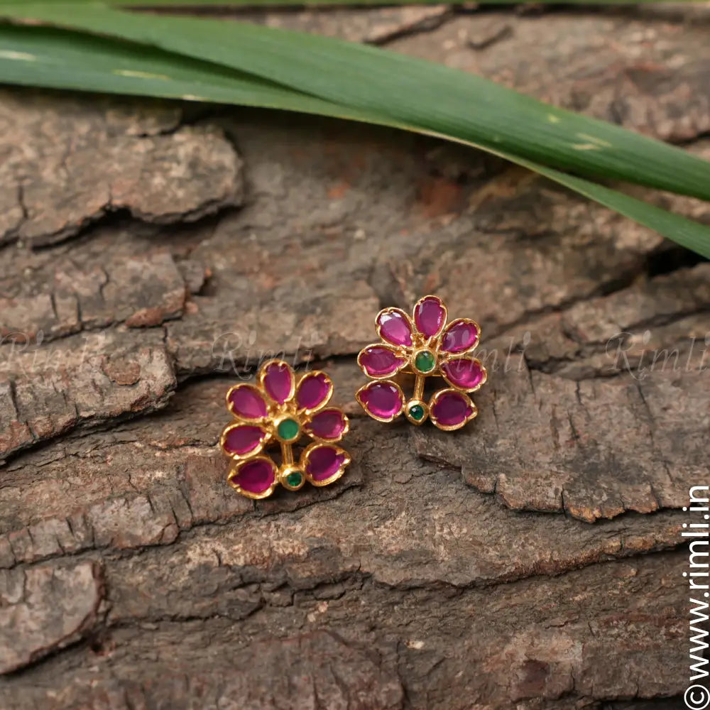 Neena Silver Ear Stud