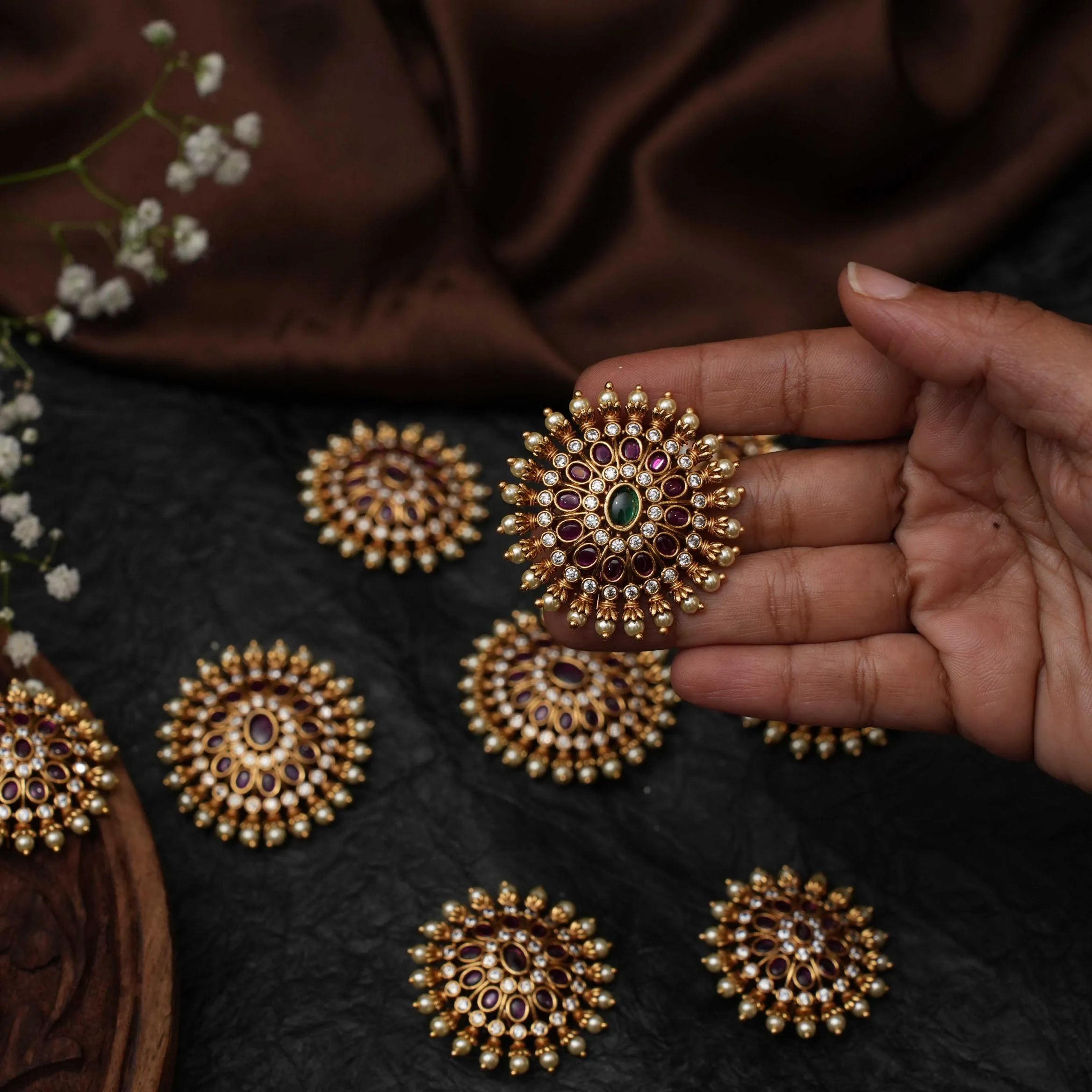 Neesha Antique Rakkodi / Hair Pins - Green