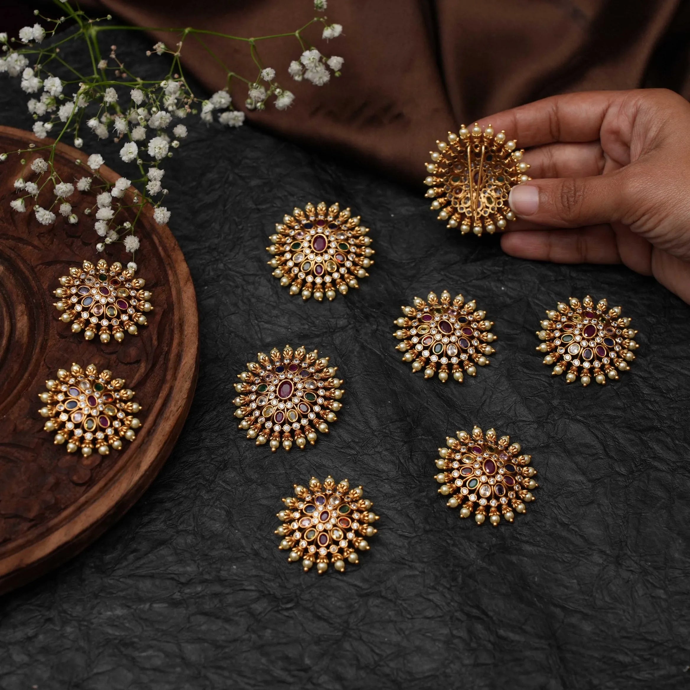 Neesha Antique Rakkodi / Hair Pins - Multicolor