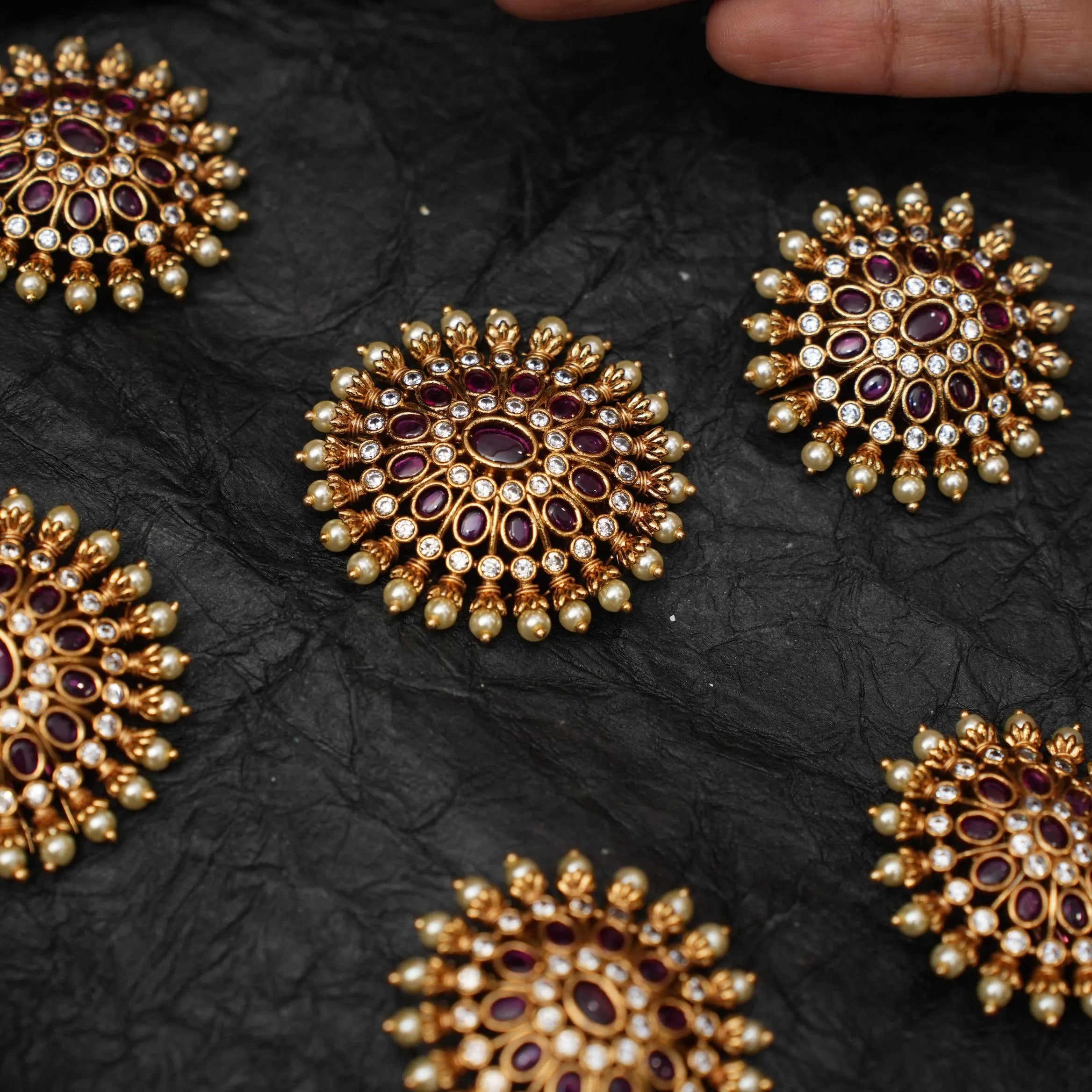 Neesha Antique Rakkodi/ Hair Pins - Red