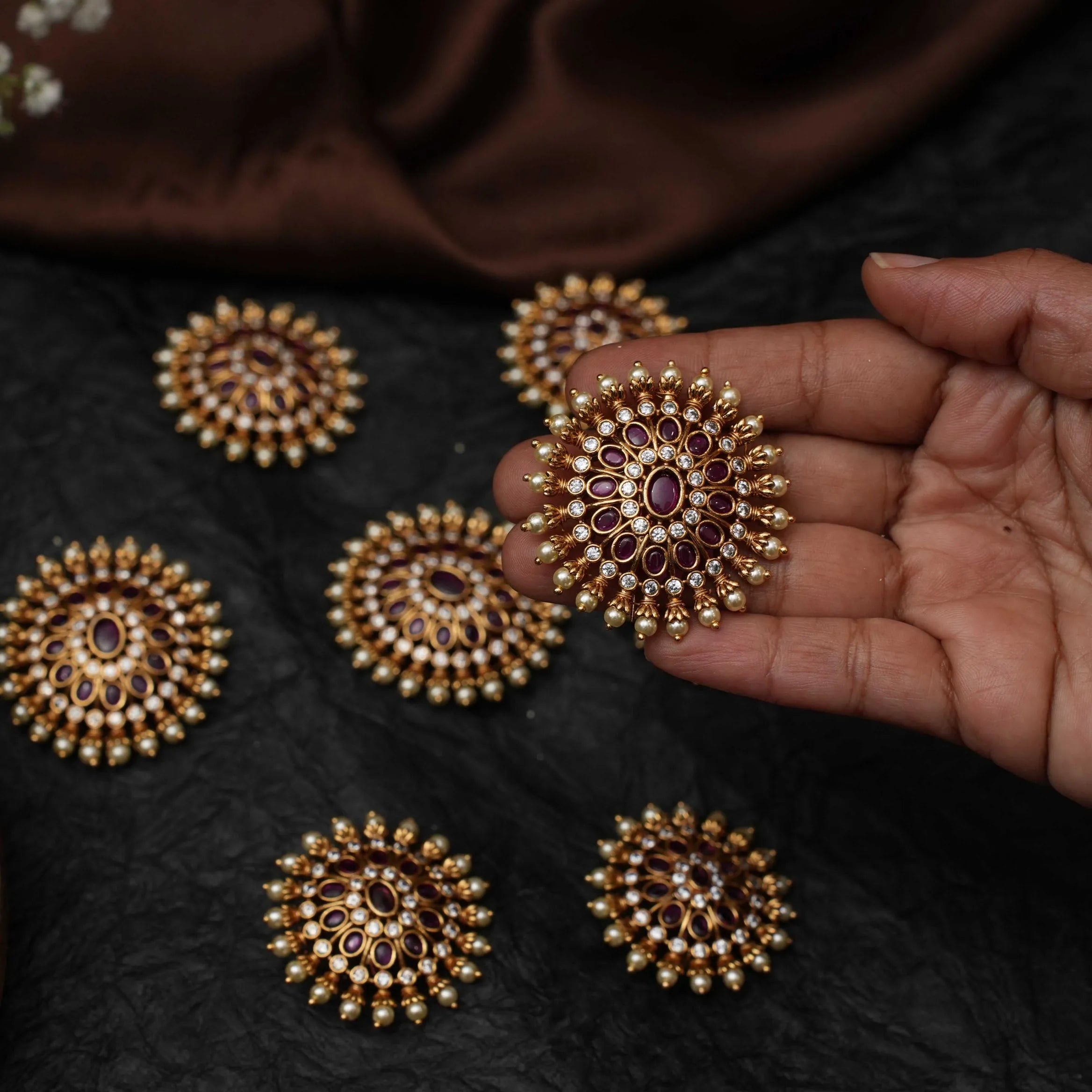 Neesha Antique Rakkodi/ Hair Pins - Red