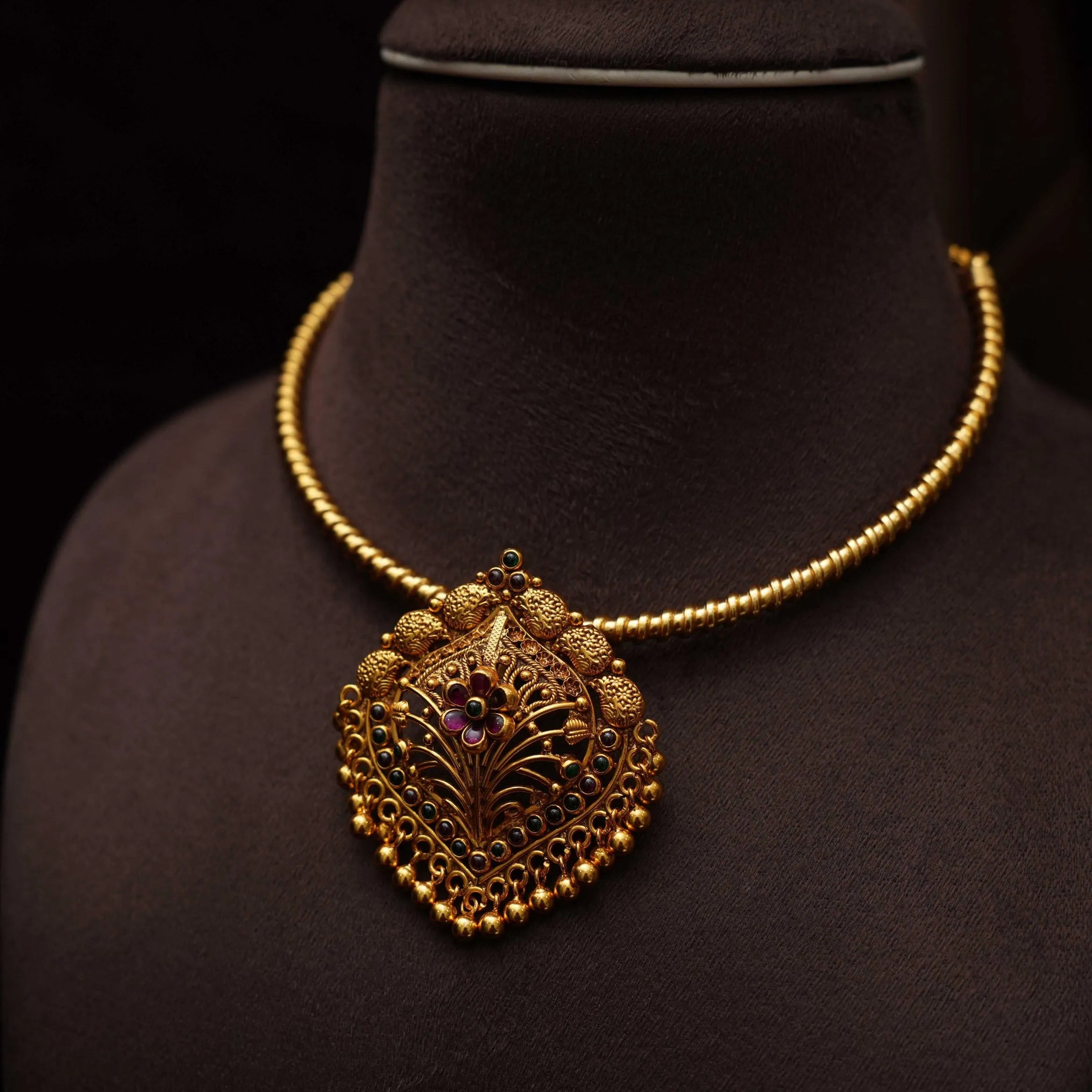 Nethra Silver Hasli Necklace - Vani