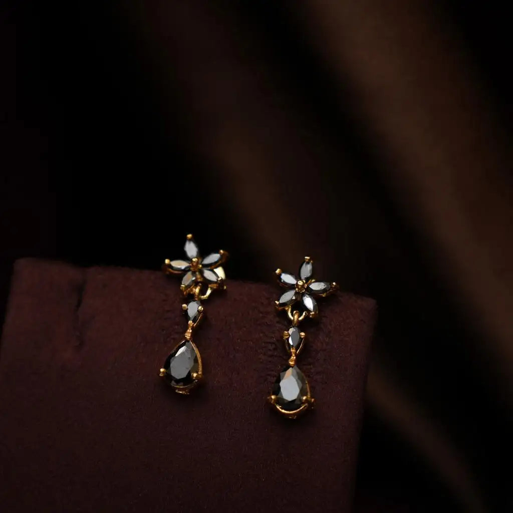 Niharika Zircon Black Necklace