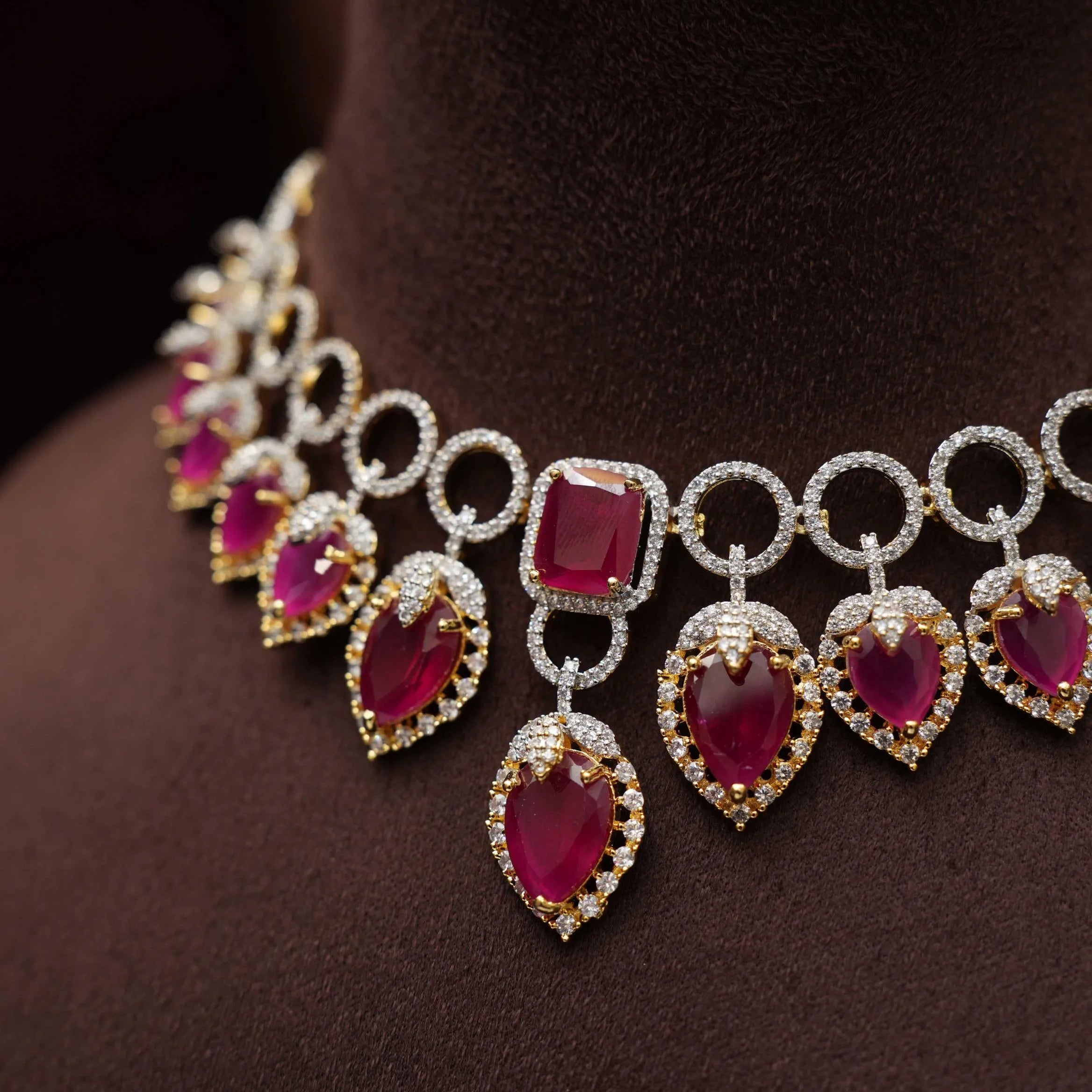 Nila Zircon Necklace