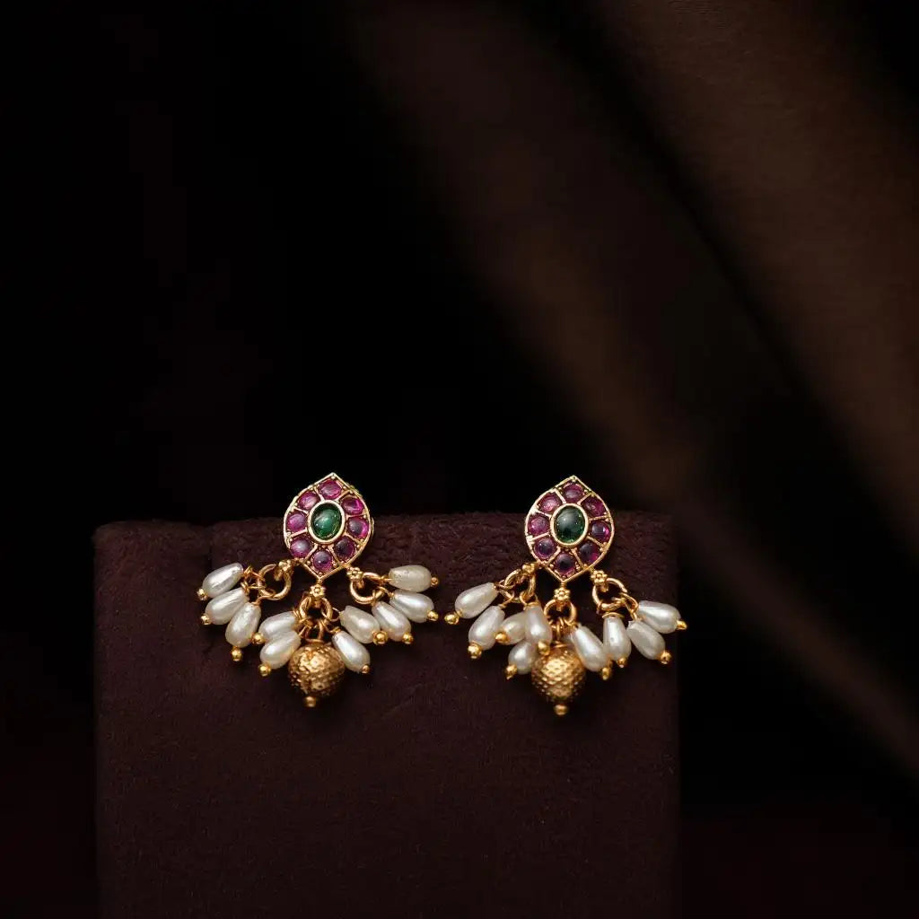 Nivriti Antique Hasli Necklace - Green