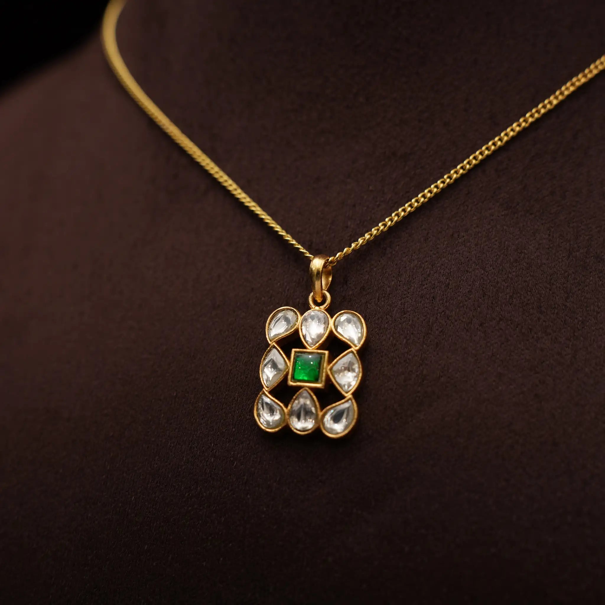 Olivia Polki Minimal Chain  - Hafsa