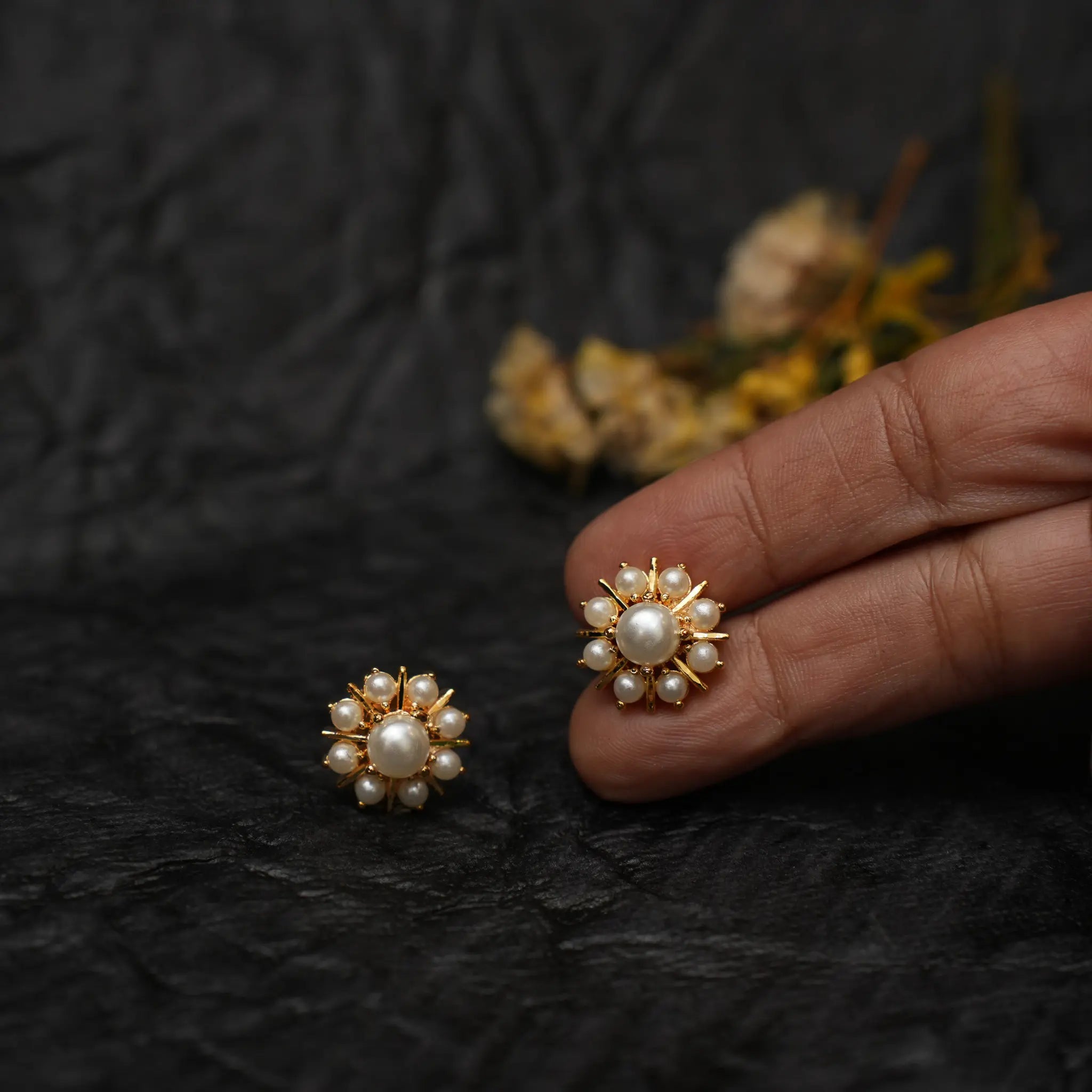 Pari Antique Ear Stud - Tia