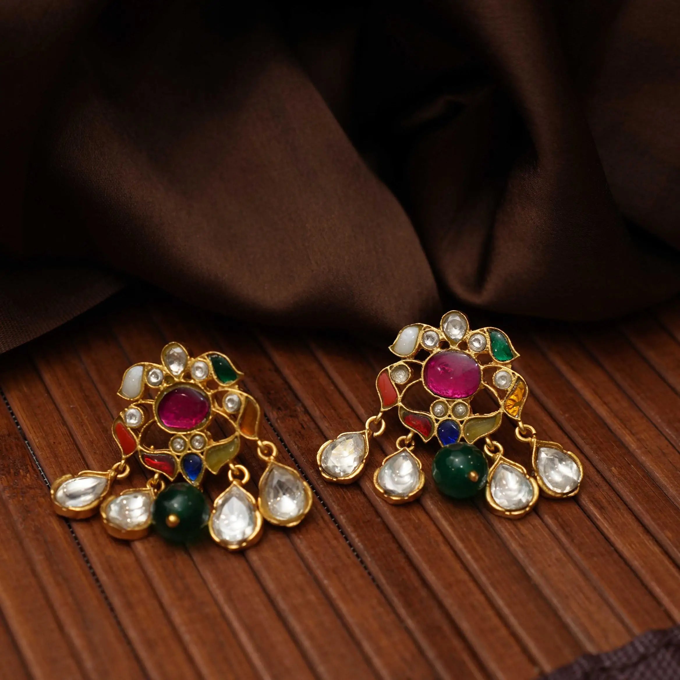 Mega Polki Ear Stud - Parna