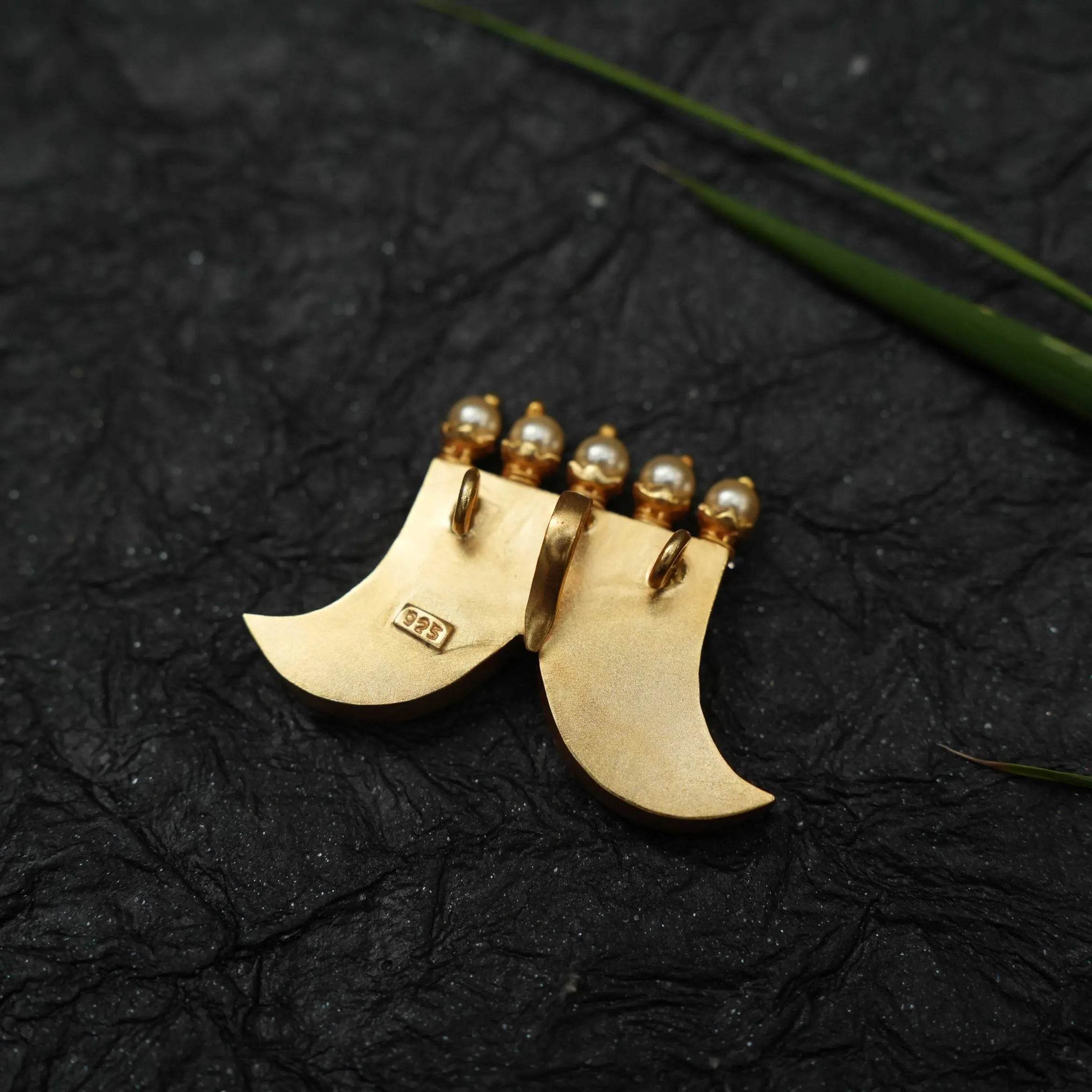 Puligoru Silver Pendant