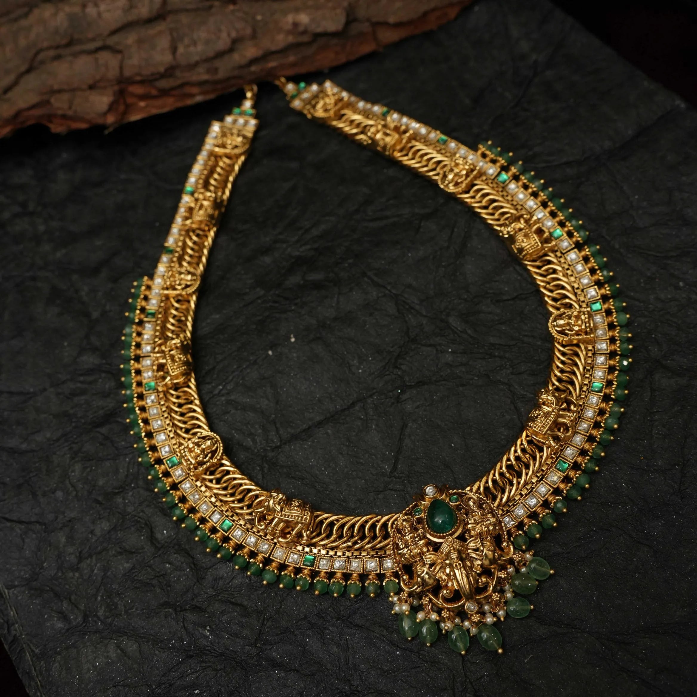 Pusita Antique Necklace
