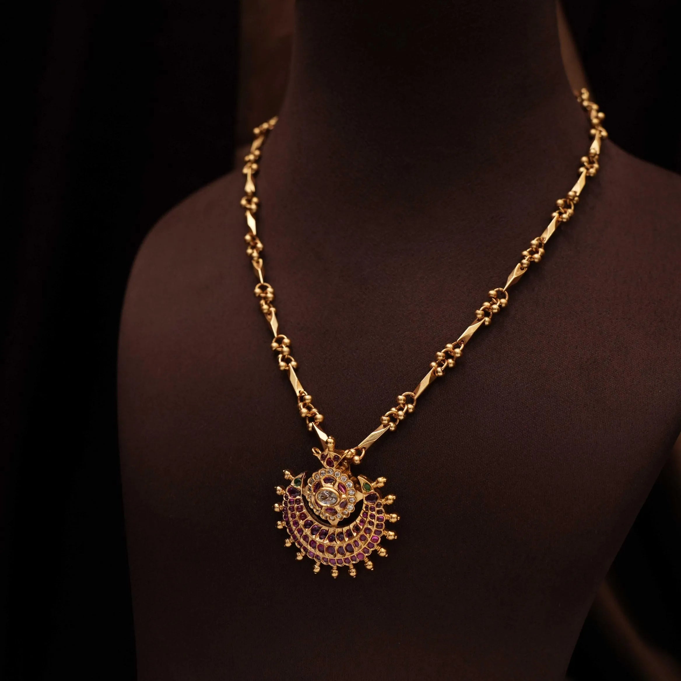 Reyansh Antique Necklace - Red