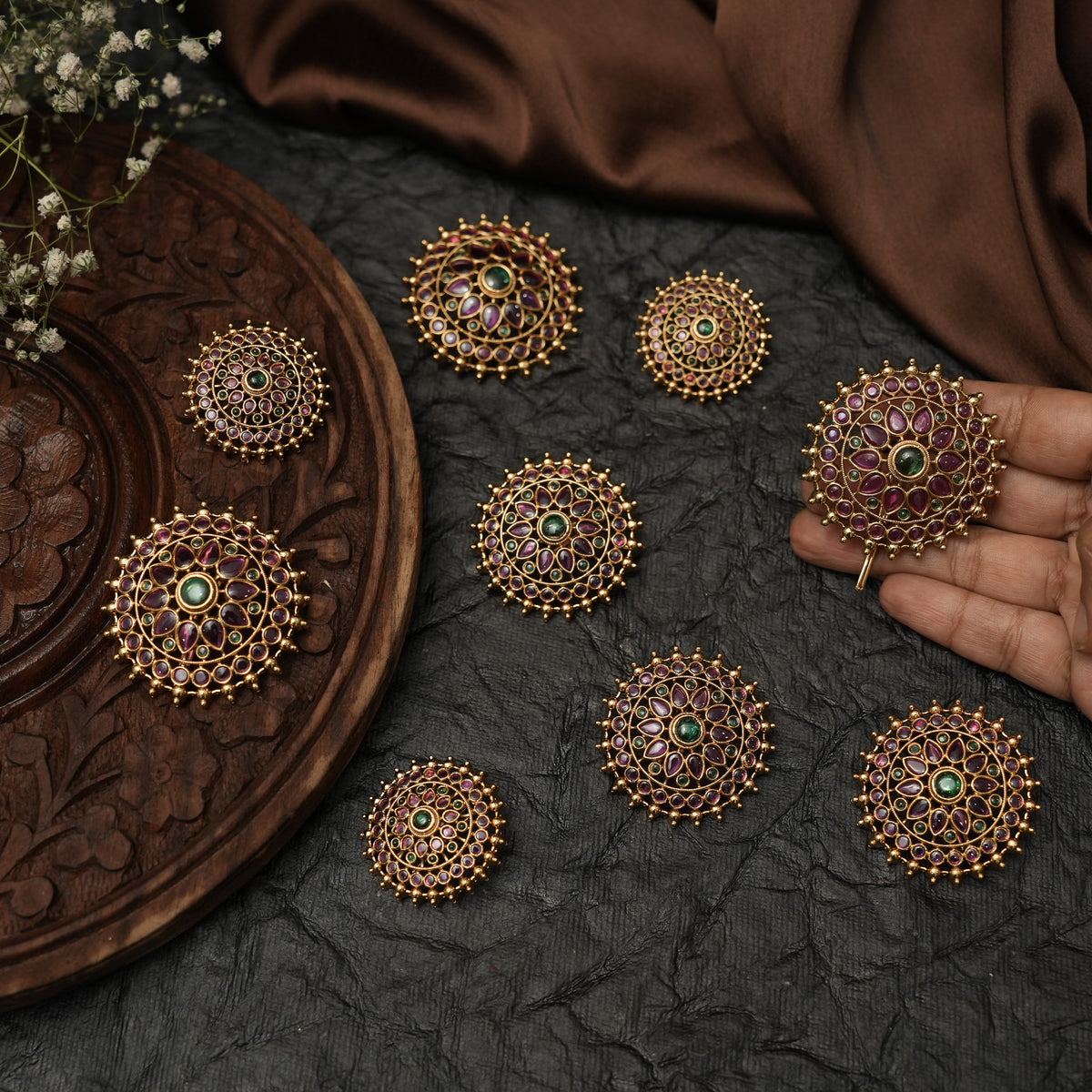 Rishmika Antique Rakkodi/ Hair Pin - Red & Green