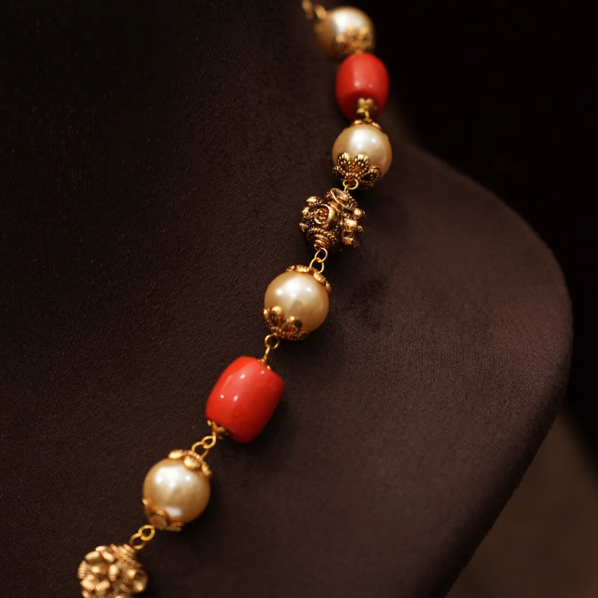 Riva Beaded Polki Necklace - Coral