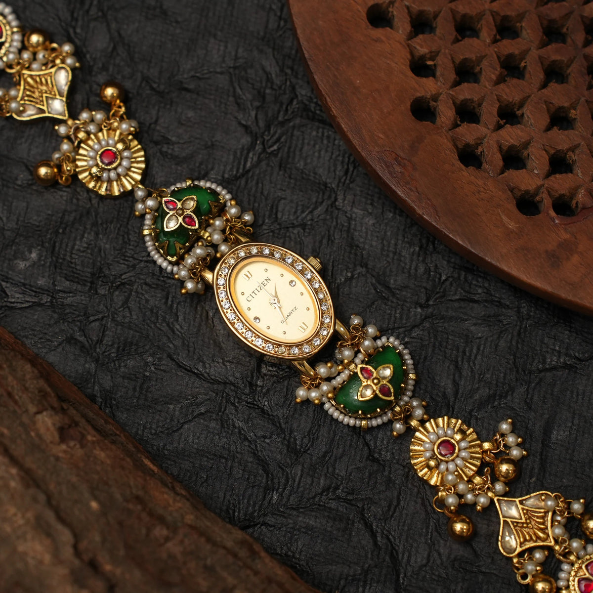 Riyaana Polki Watch